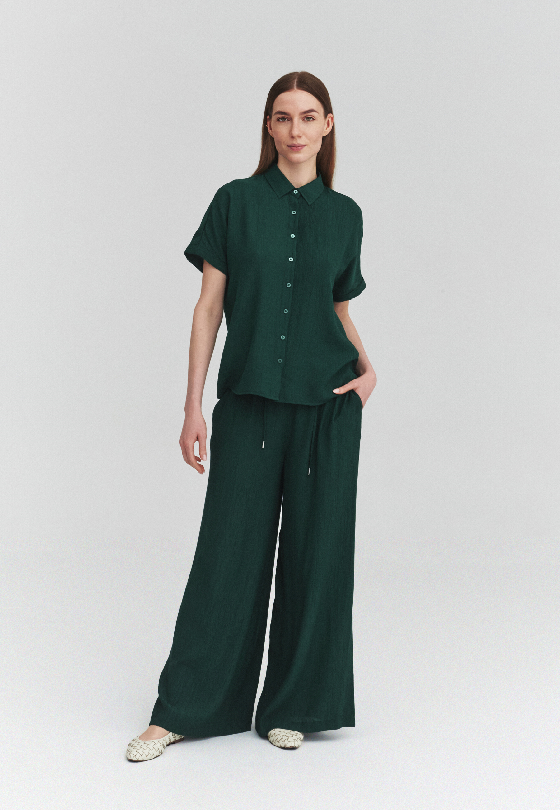 PANTALONI CREPONAȚI DIN VISCOZĂ LENZING™ ECOVERO™ - MINTONA