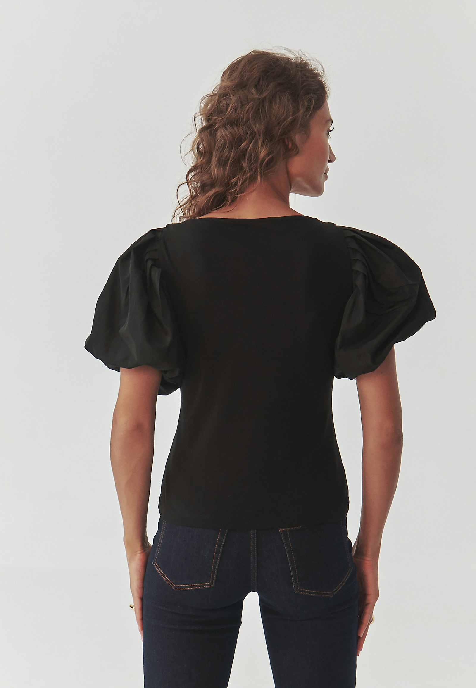 LADIES’ FITTED BLOUSE WITH PUFFED SLEEVES - MENORIA LADIES’ FITTED BLOUSE WITH PUFFED SLEEVES - MENORIA BLACK 103840