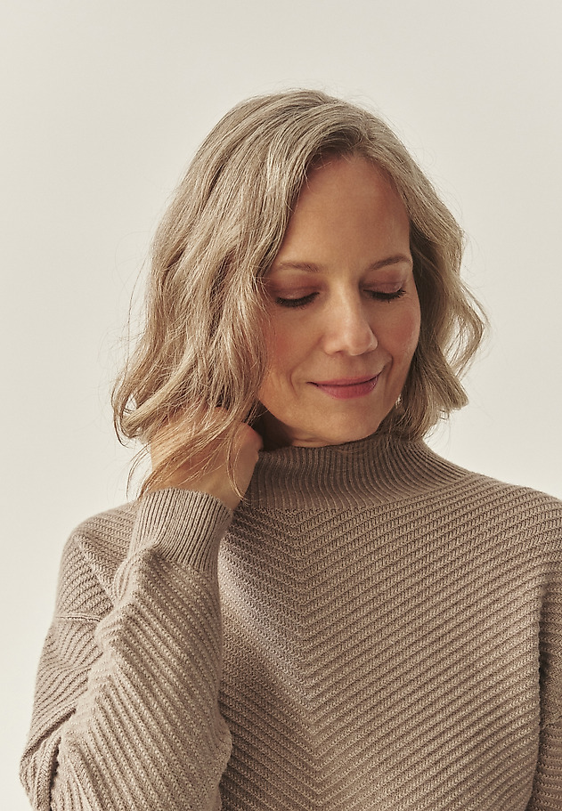 SWEATER CASUAL CU GÂSCĂ - IRISA SWEATER CASUAL CU GÂSCĂ - IRISA BEJ 3