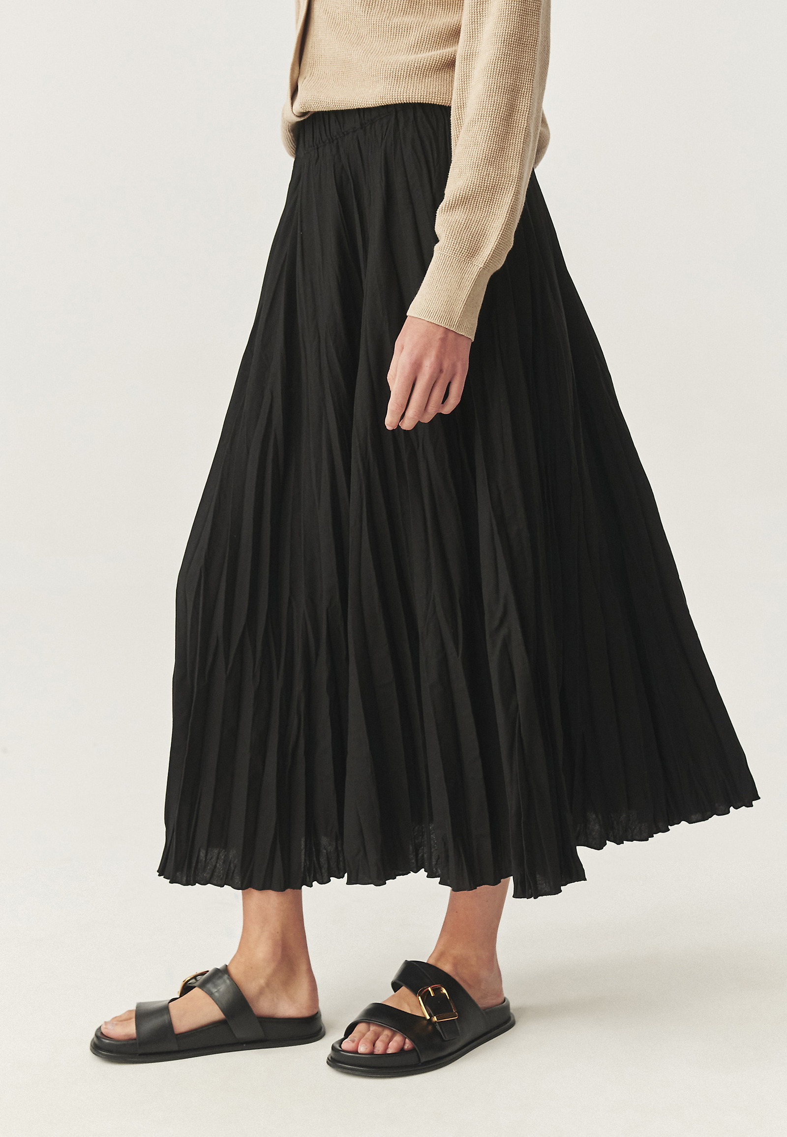 MIDI SUKŇA S PÁSIKMI - VERNONA 1 MIDI SUKŇA S PÁSIKMI - VERNONA 1 ČIERNA 113684