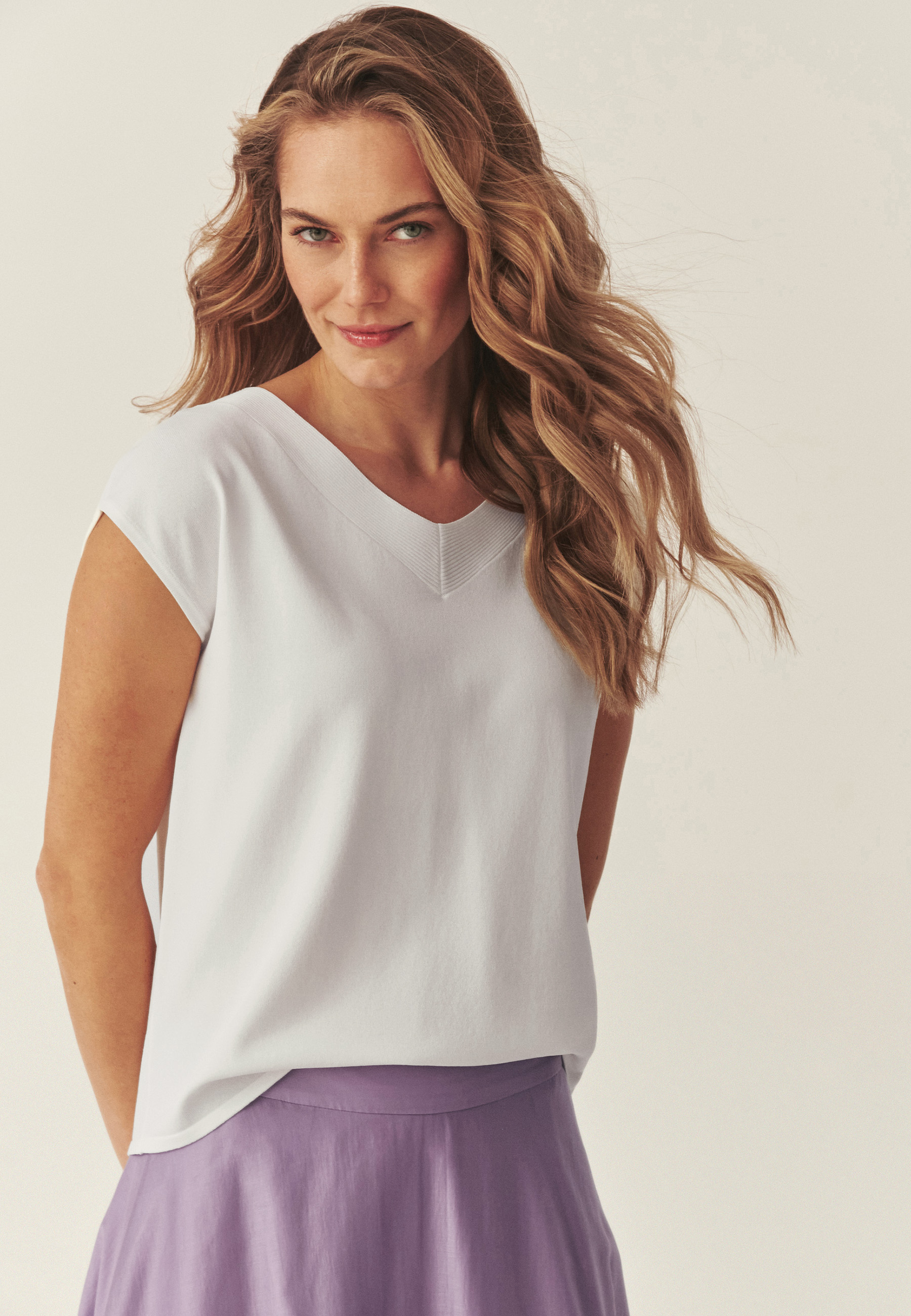 DZIANINOWA BLUZKA Z WISKOZĄ - KANDA BIAŁY 2