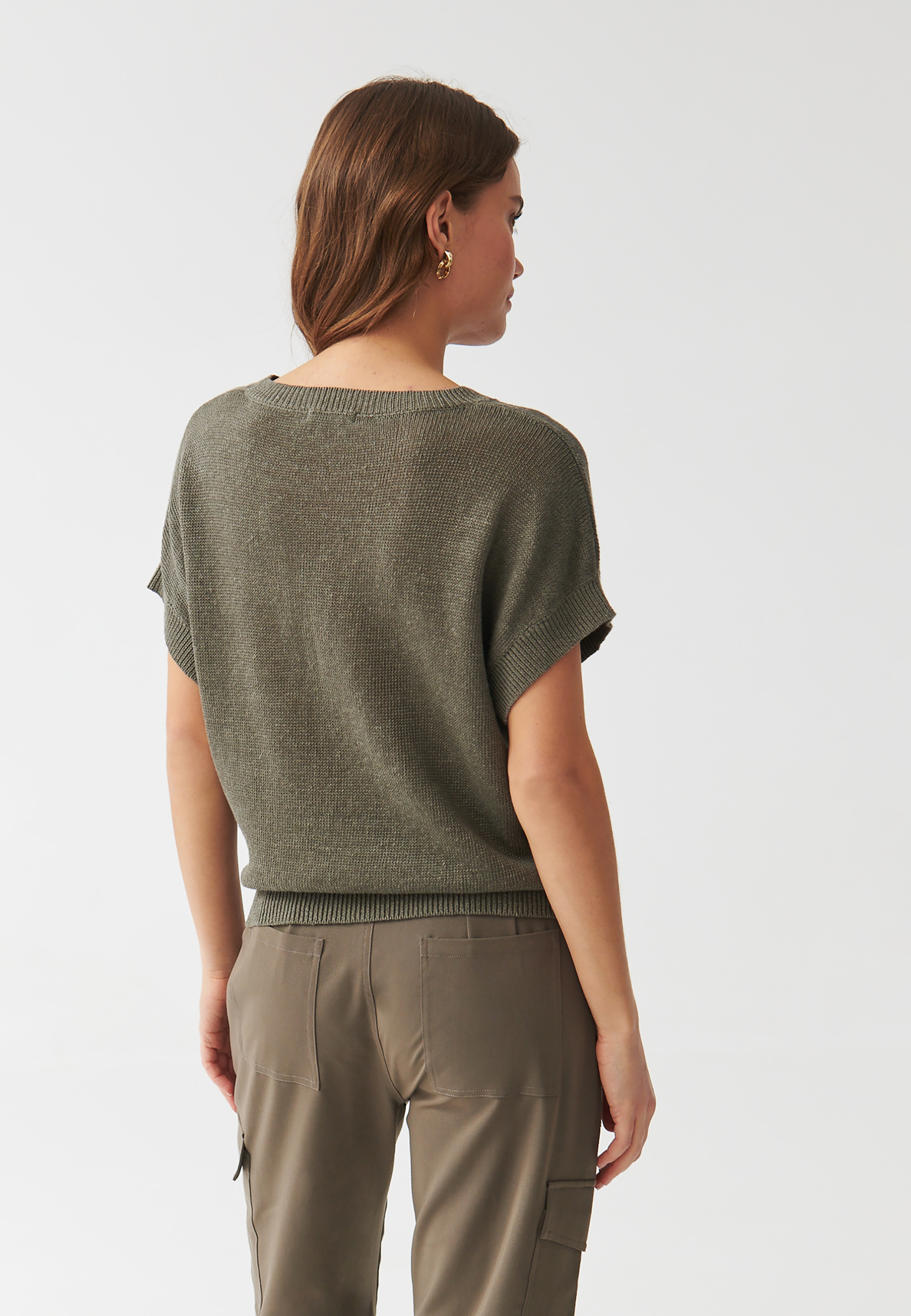 DÁMSKÝ LNĚNÝ SVETR S KRÁTKÝMI KIMONOVÝMI RUKÁVY - LIMIKO KHAKI 2