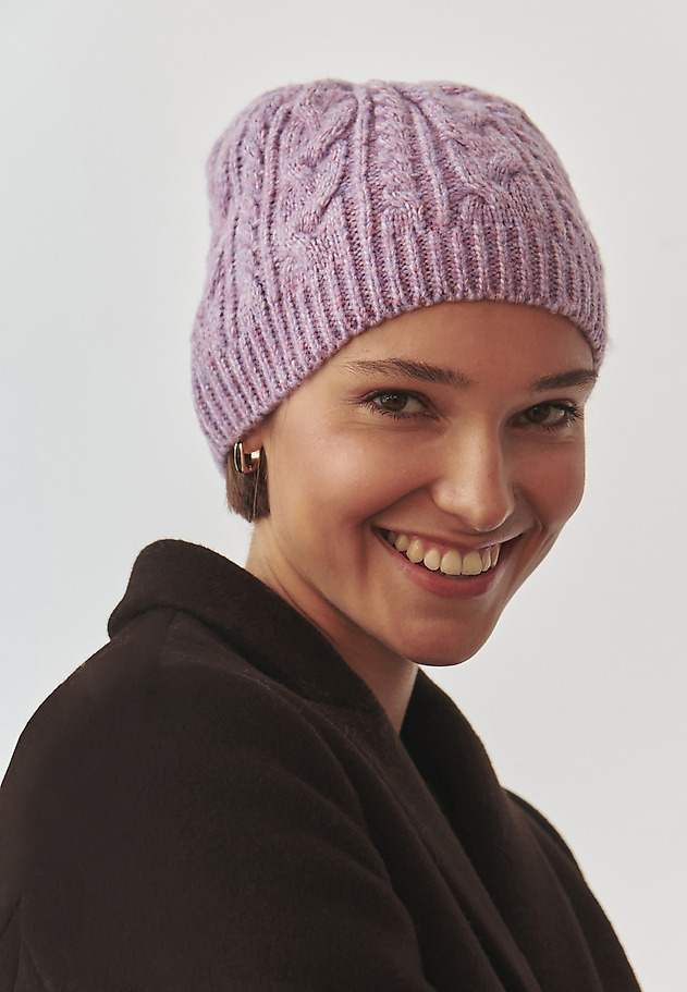 KNITTED LADIES' BEANIE WITH PLAID WEAVE — RIFA KNITTED LADIES' BEANIE WITH PLAID WEAVE — RIFA FIOLETOWY 1