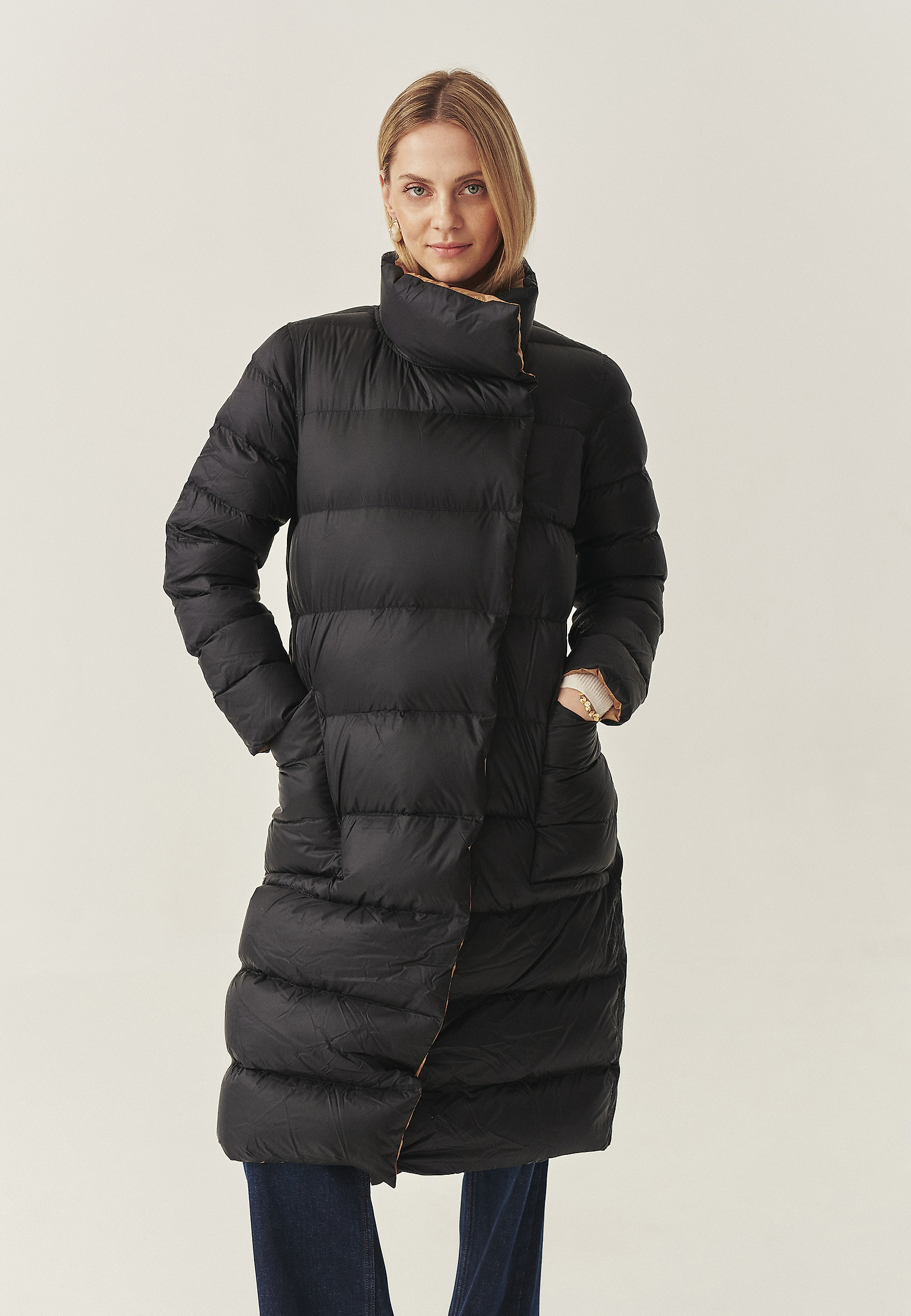 DOWN COAT WITH STAND-UP COLLAR - AKO DOWN COAT WITH STAND-UP COLLAR - AKO BLACK 114960