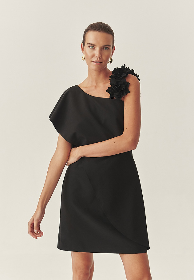 ASYMMETRICAL DRESS WITH DECORATIVE STRAP - KONTESI ASYMMETRICAL DRESS WITH DECORATIVE STRAP - KONTESI BLACK 2