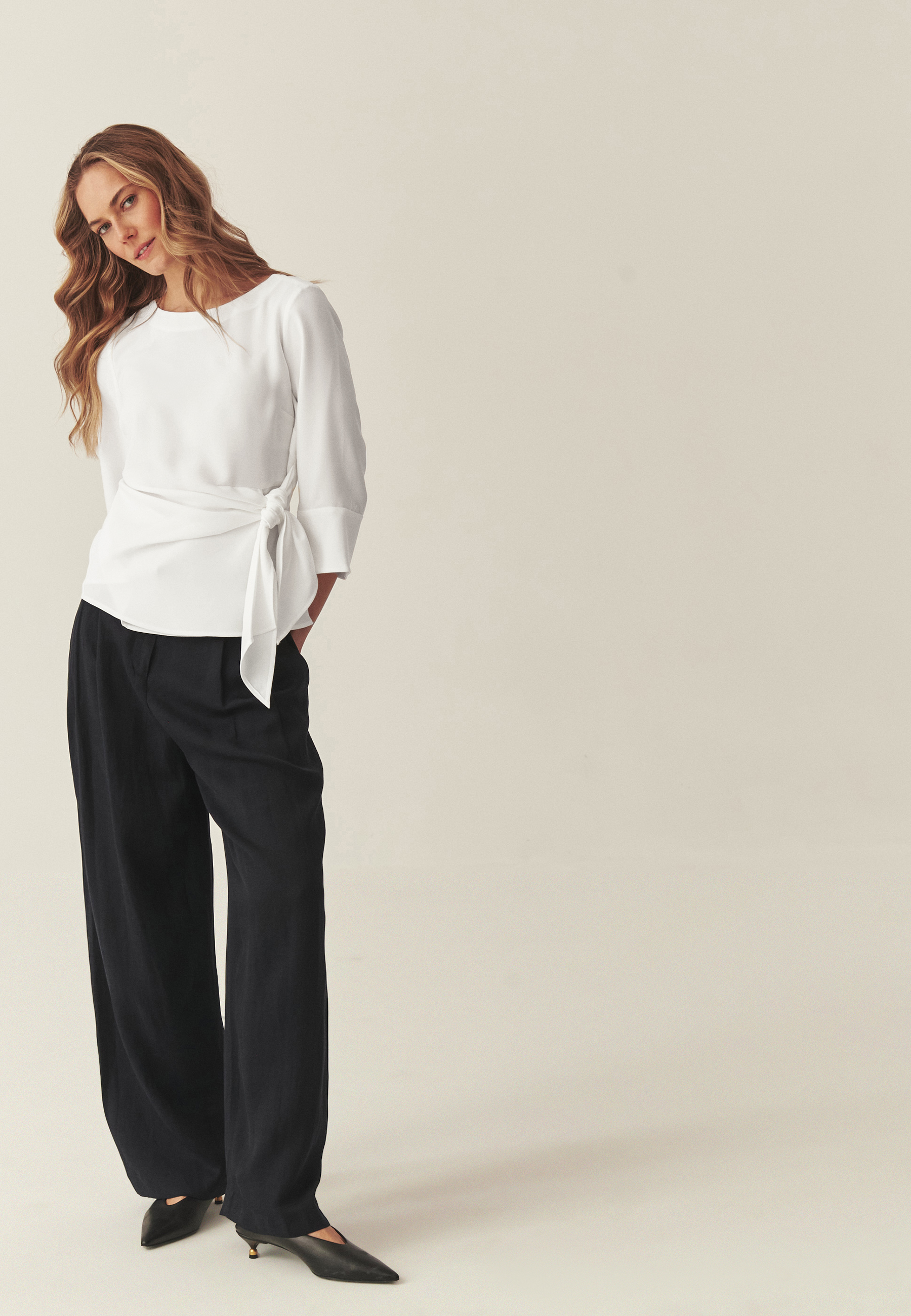 ELEGANCKA BLUZKA Z WIĄZANIEM W TALII - MALIE BIAŁY 2