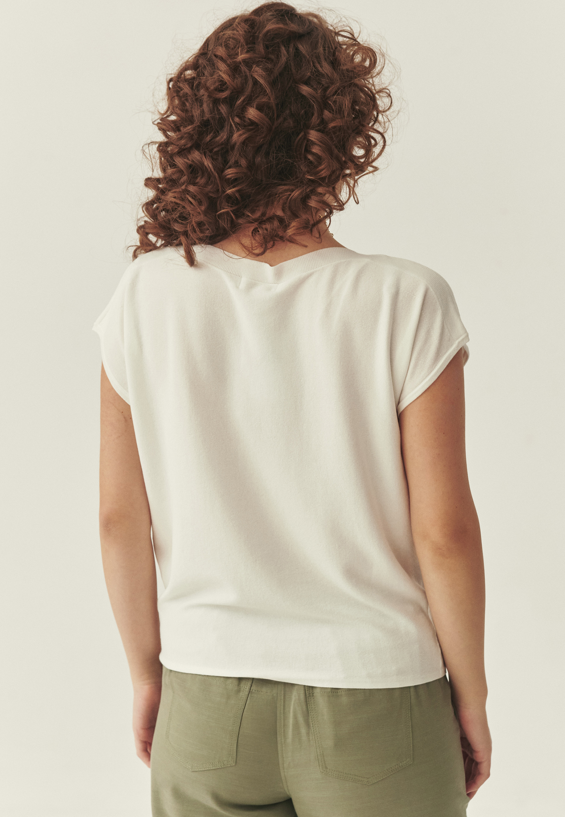 DZIANINOWA BLUZKA Z WISKOZĄ LENZING™ ECOVERO™ - IVENI BIAŁY 2