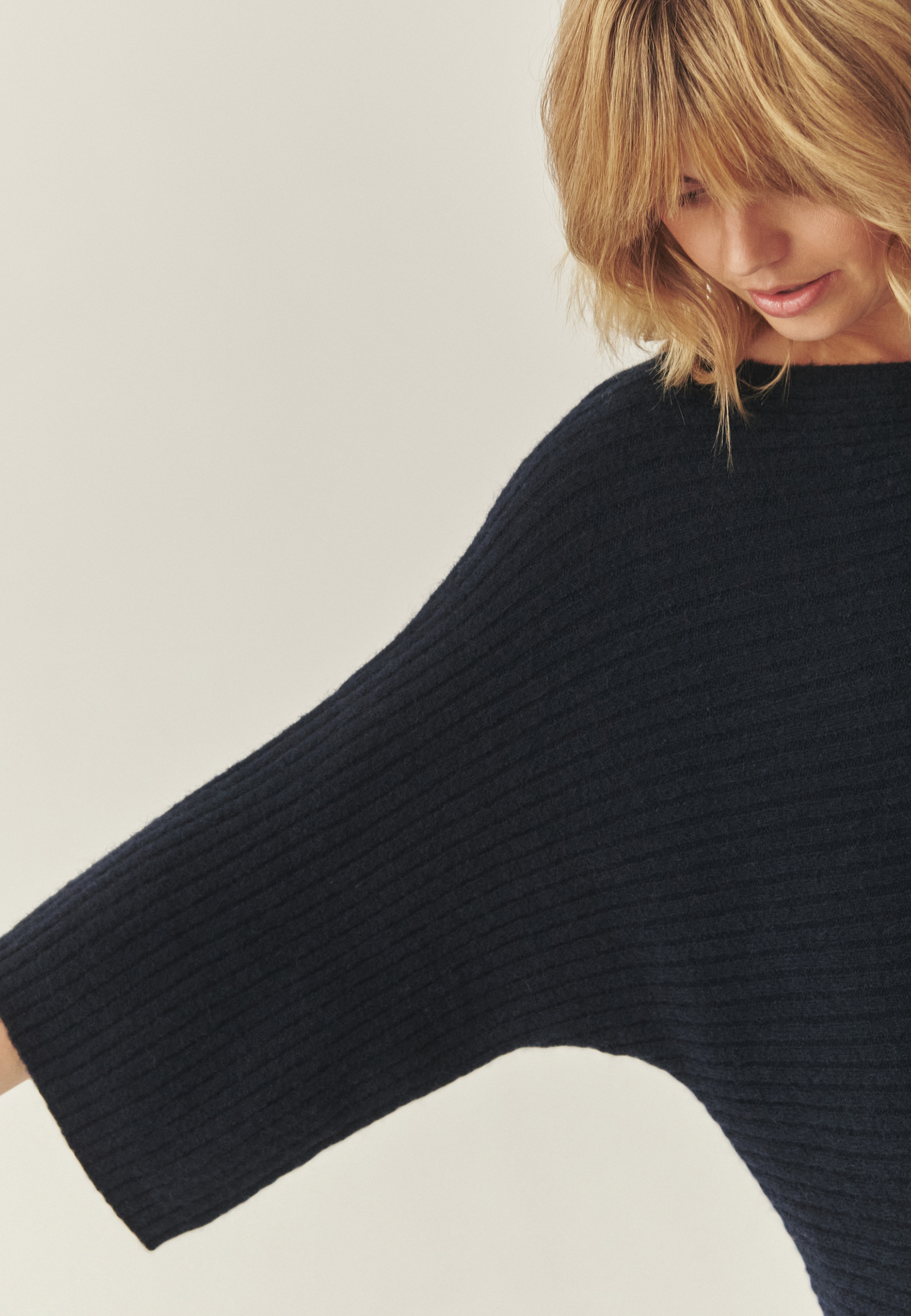 VOLNEN KIMONO PULOVER - EMPIRE TEMNO MODRA 2