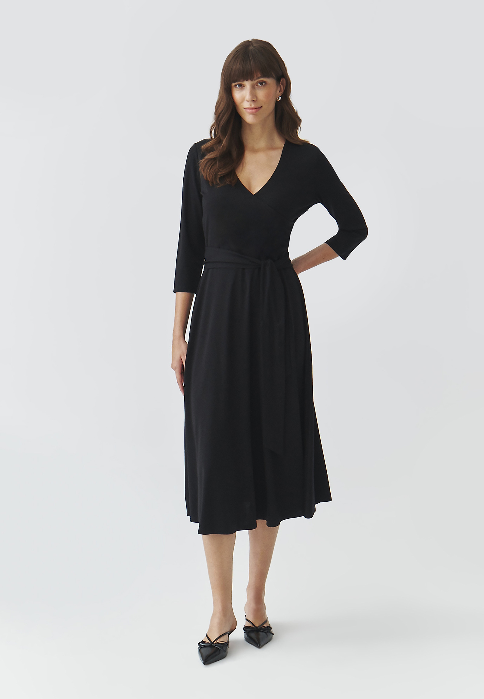 KNITTED MIDI DRESS WITH ENVELOPE NECKLINE AND WAIST BELT — IGA 2 KNITTED MIDI DRESS WITH ENVELOPE NECKLINE AND WAIST BELT — IGA 2 BLACK 101876