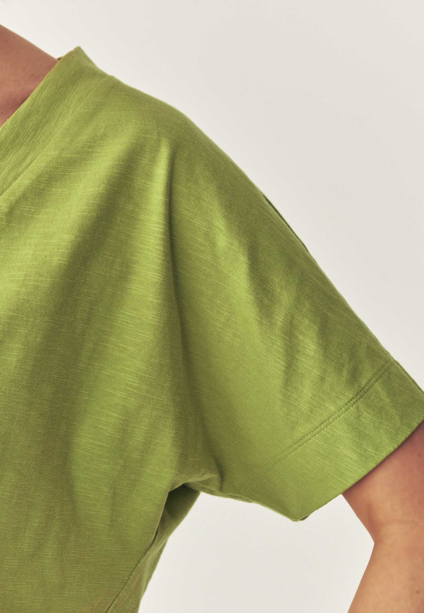 TRICOU LEJER, DIN BUMBAC - LALIQ