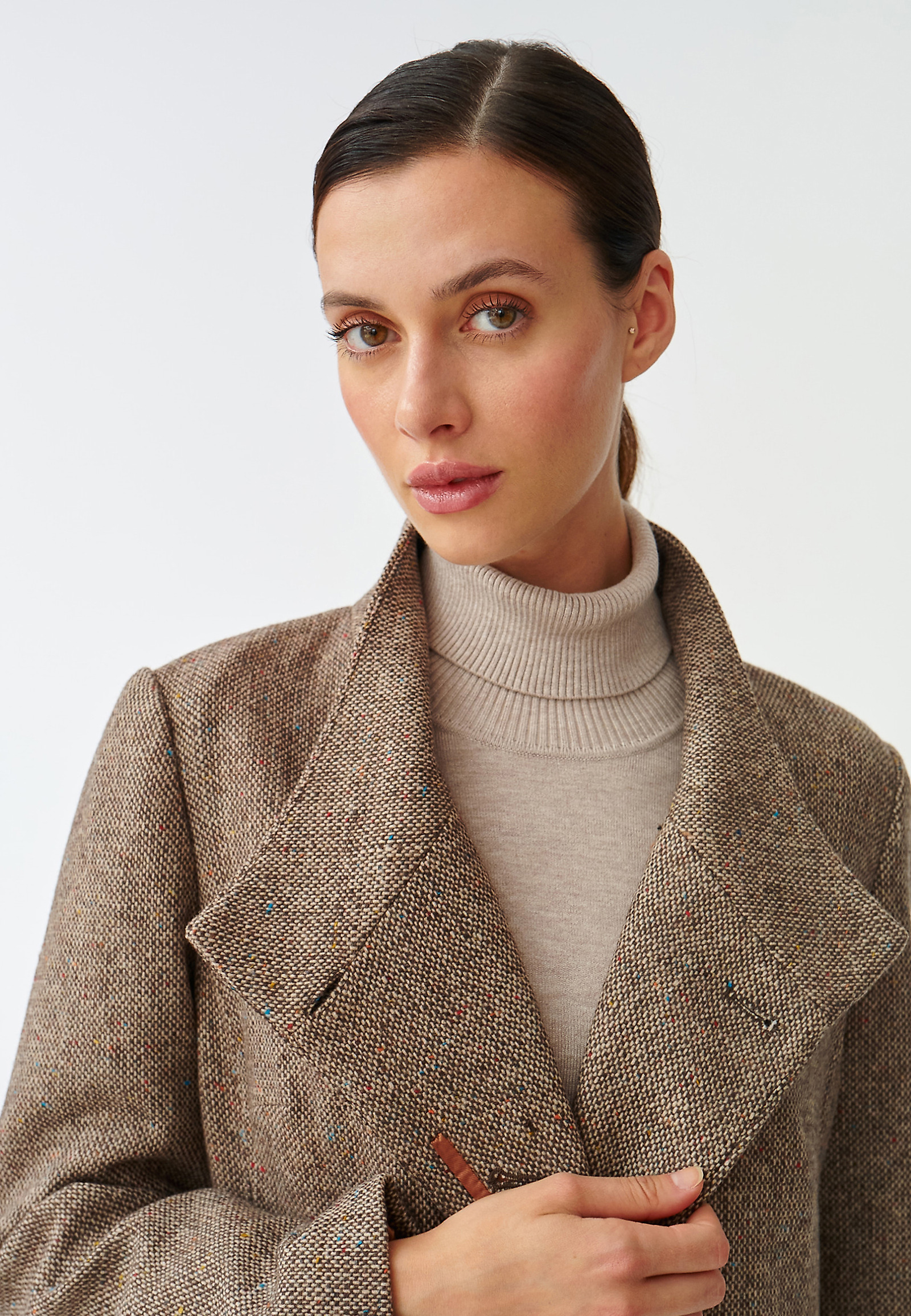 JESIENNY PŁASZCZ DAMSKI TKANINOWY VADIKA 1 JESIENNY PŁASZCZ DAMSKI TKANINOWY VADIKA 1 BRĄZOWY 91439