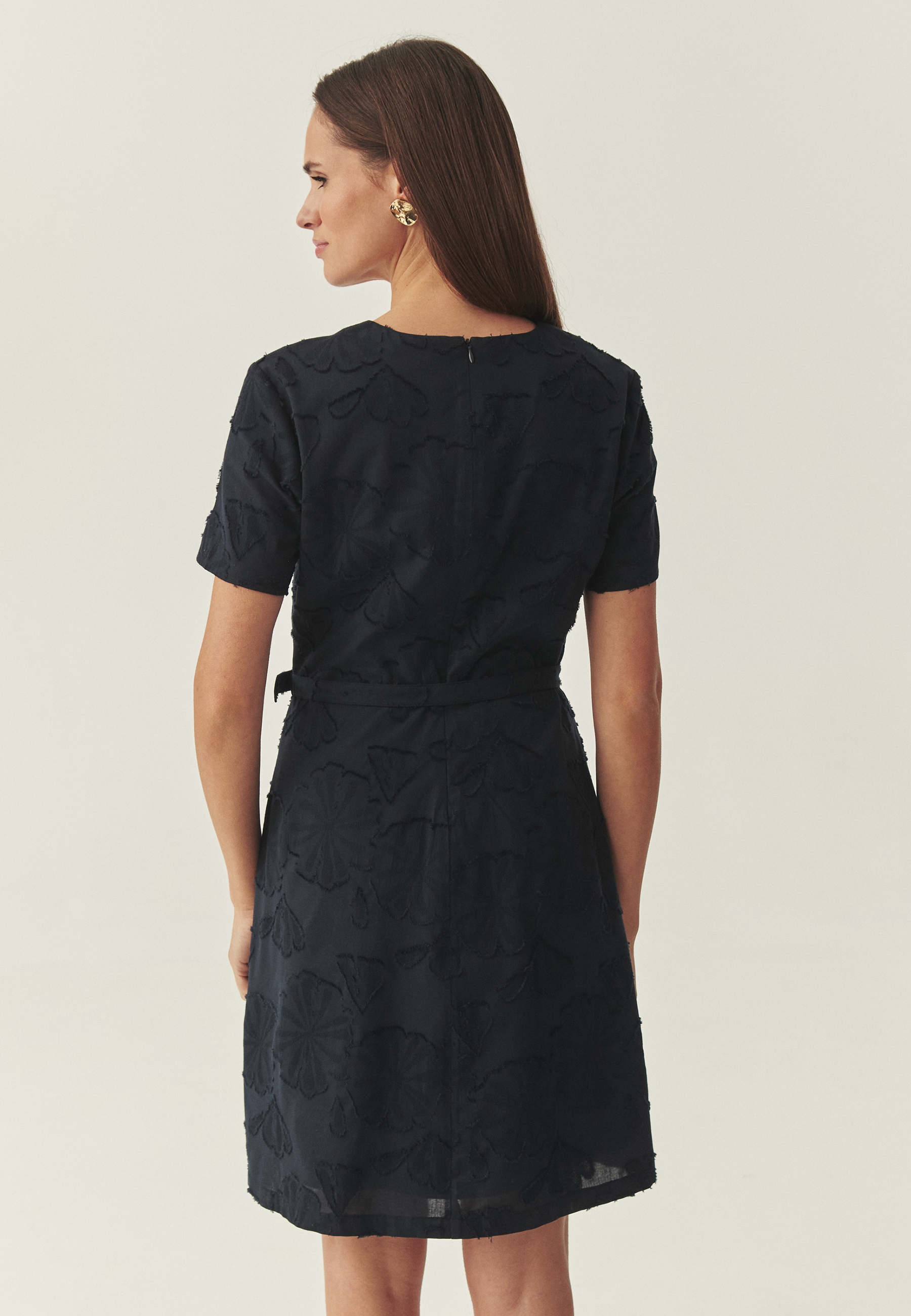 BAWEŁNIANA SUKIENKA Z KWIATOWYM HAFTEM - NIKITA Z GRANATOWY 2