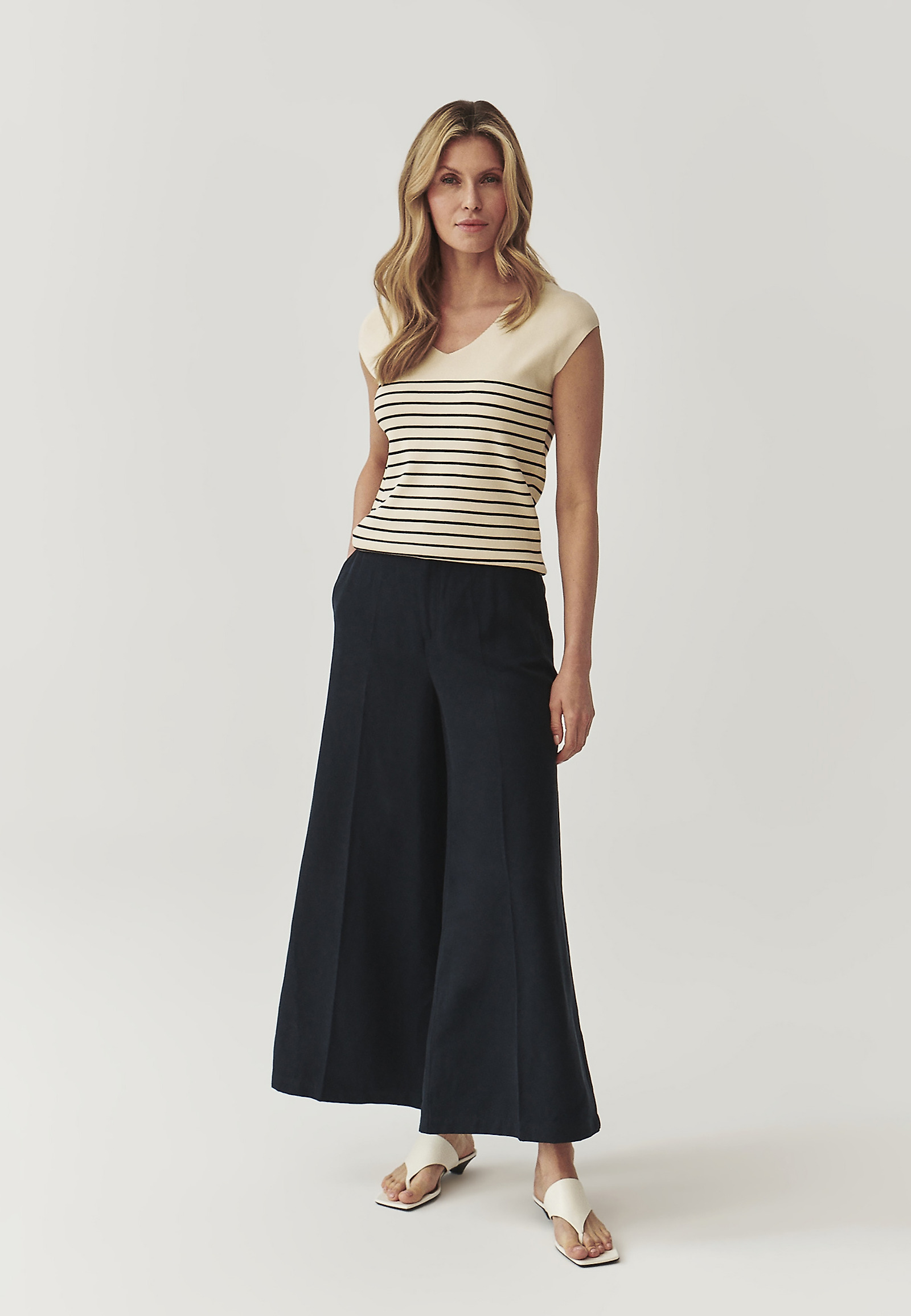 ELEGANTNA ŽENSKA ČRTASTA BLUZA - NIKALA 2 ELEGANTNA ŽENSKA ČRTASTA BLUZA - NIKALA 2 VEČBARVNA 97538