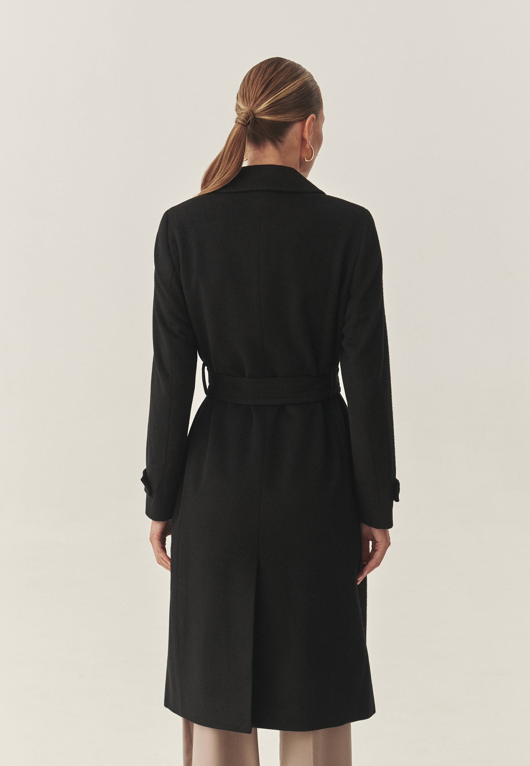 DÁMSKY TEXTILNÝ KABÁT S OPASKOM – TEA ČIERNA 2