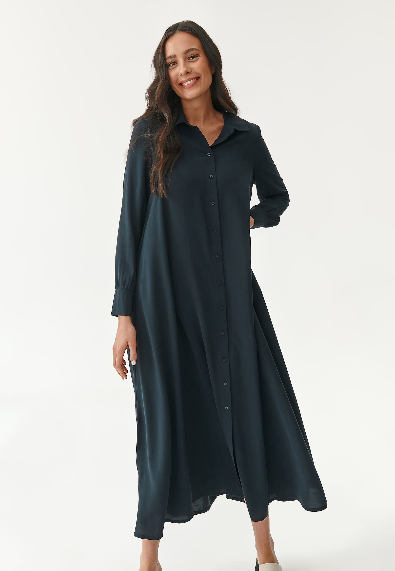 SUKIENKA DAMSKA MAXI W FORMIE SZMIZJERKI NATOLI SUKIENKA DAMSKA MAXI W FORMIE SZMIZJERKI NATOLI GRANATOWY 80667