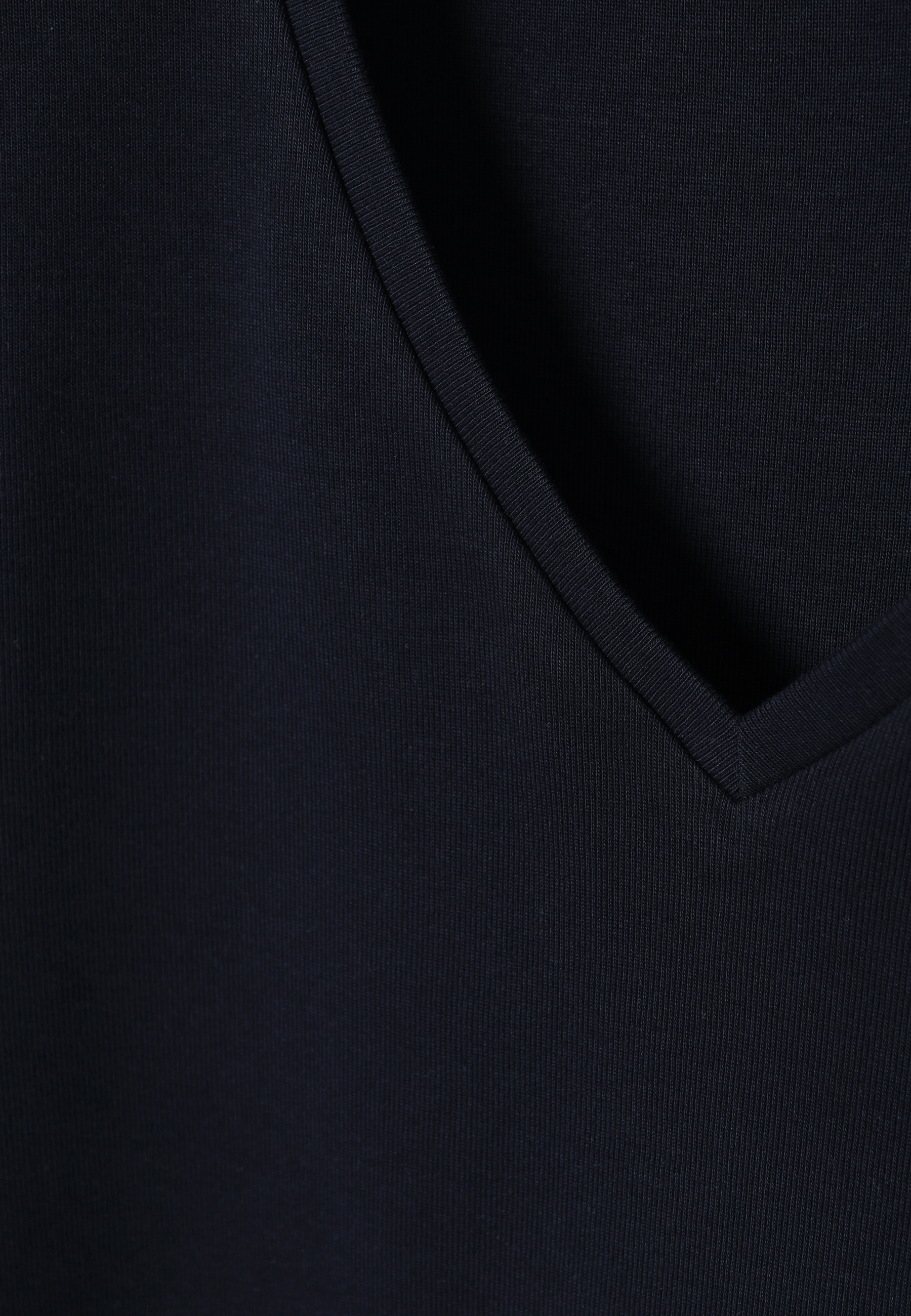 PŘILÉHAVÉ BAVLNĚNÉ TRIČKO – FINI