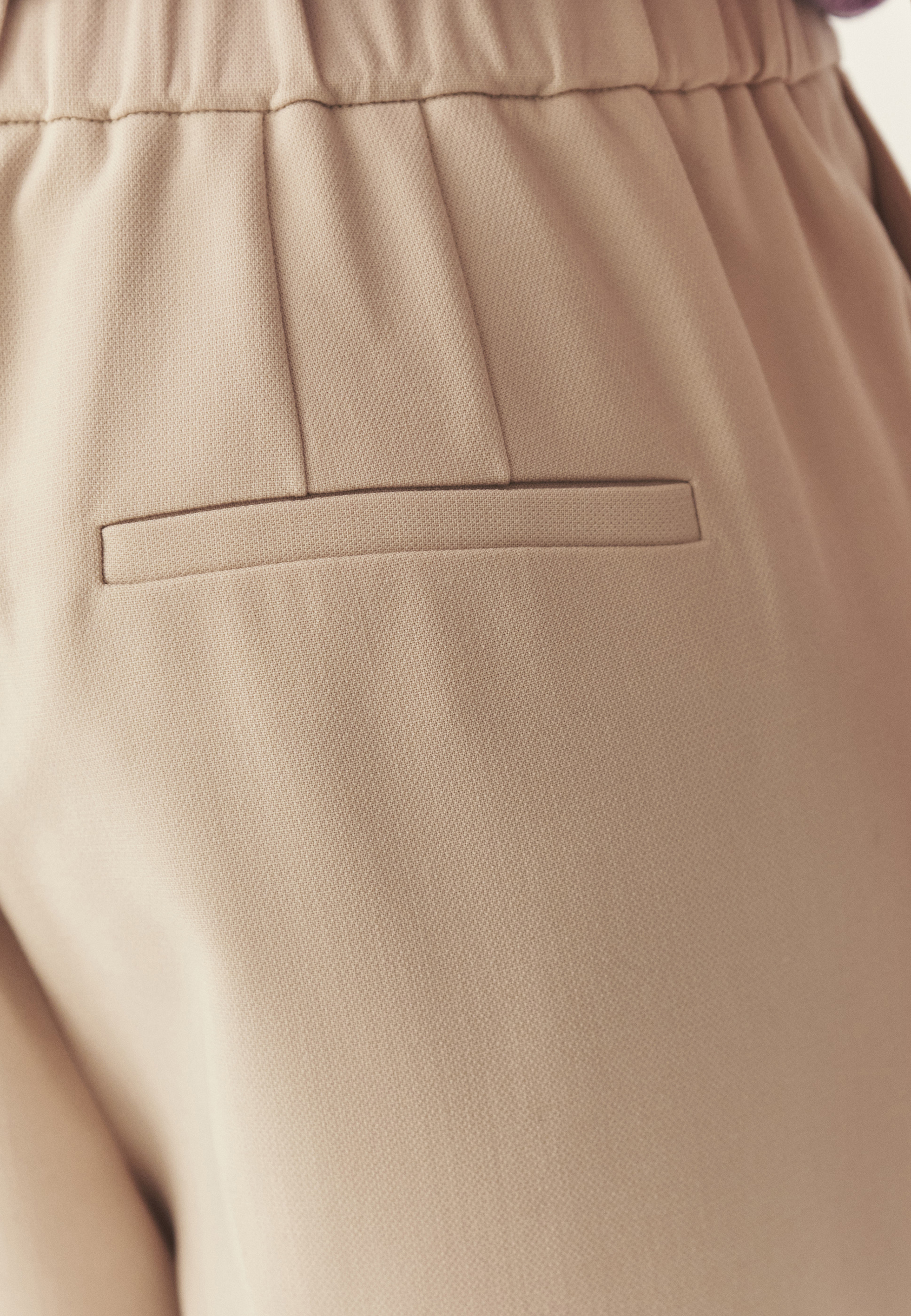 KOSTÝMOVÉ KALHOTY S ROVNÝMI NOHAVICEMI – KOLIA 7