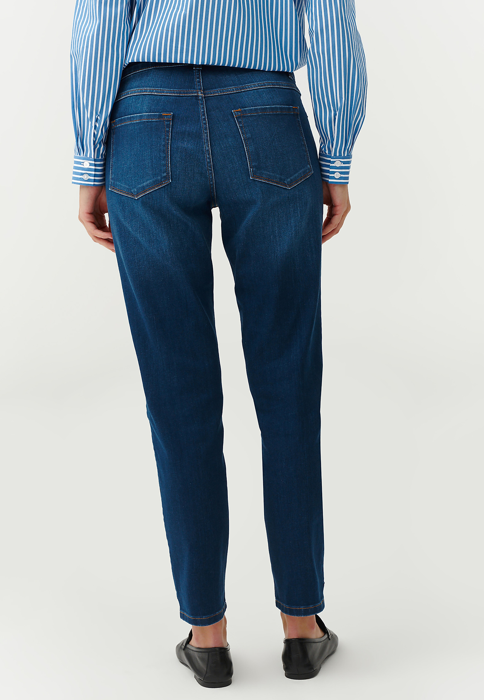PRILEGAJOČE SE JEANS HLAČE IZ DŽINSA - RENA 1 PRILEGAJOČE SE JEANS HLAČE IZ DŽINSA - RENA 1 MODRA 94665