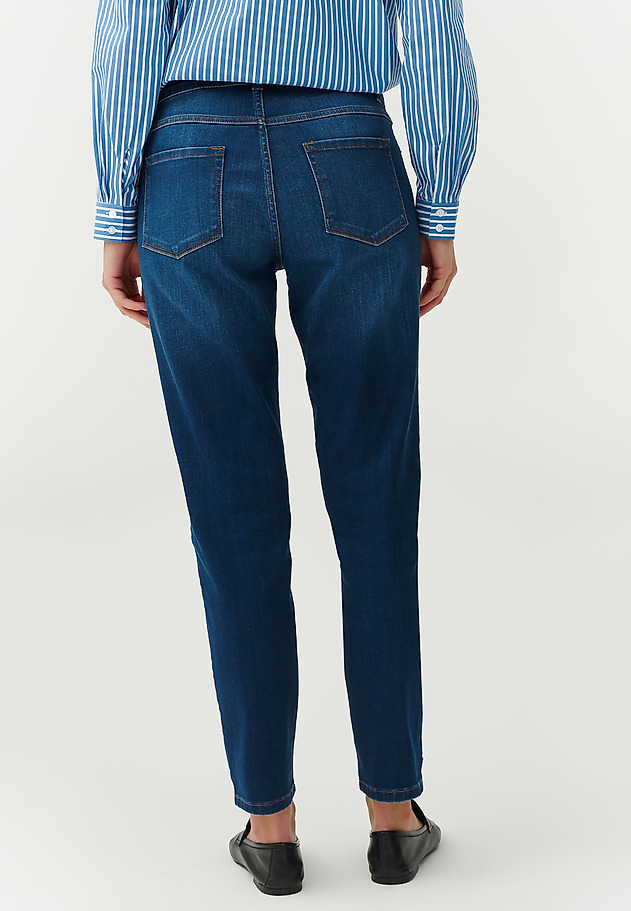 DAMSKIE SPODNIE DENIMOWE TYPU RURKI - RENA 1 DAMSKIE SPODNIE DENIMOWE TYPU RURKI - RENA 1 NIEBIESKI 4