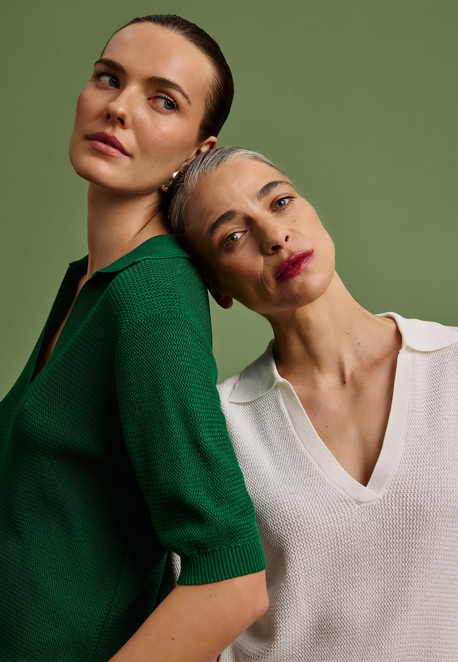 SWETER Z WISKOZOWEJ PRZĘDZY — HAZEL SWETER Z WISKOZOWEJ PRZĘDZY — HAZEL ZIELONY 108430