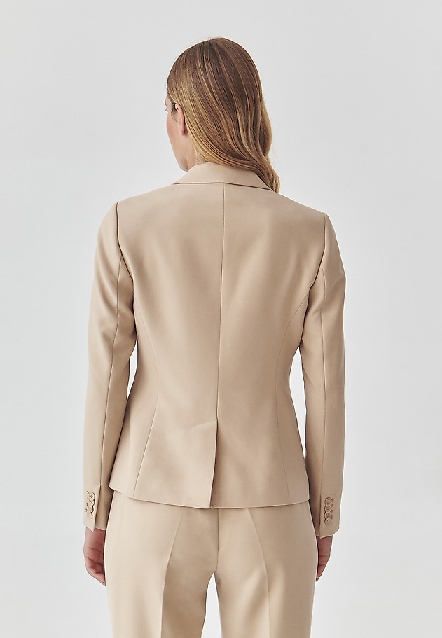 LADIES’ BLAZER WITH A FRONT BUTTON - EWIA LADIES’ BLAZER WITH A FRONT BUTTON - EWIA BEŻOWY 3
