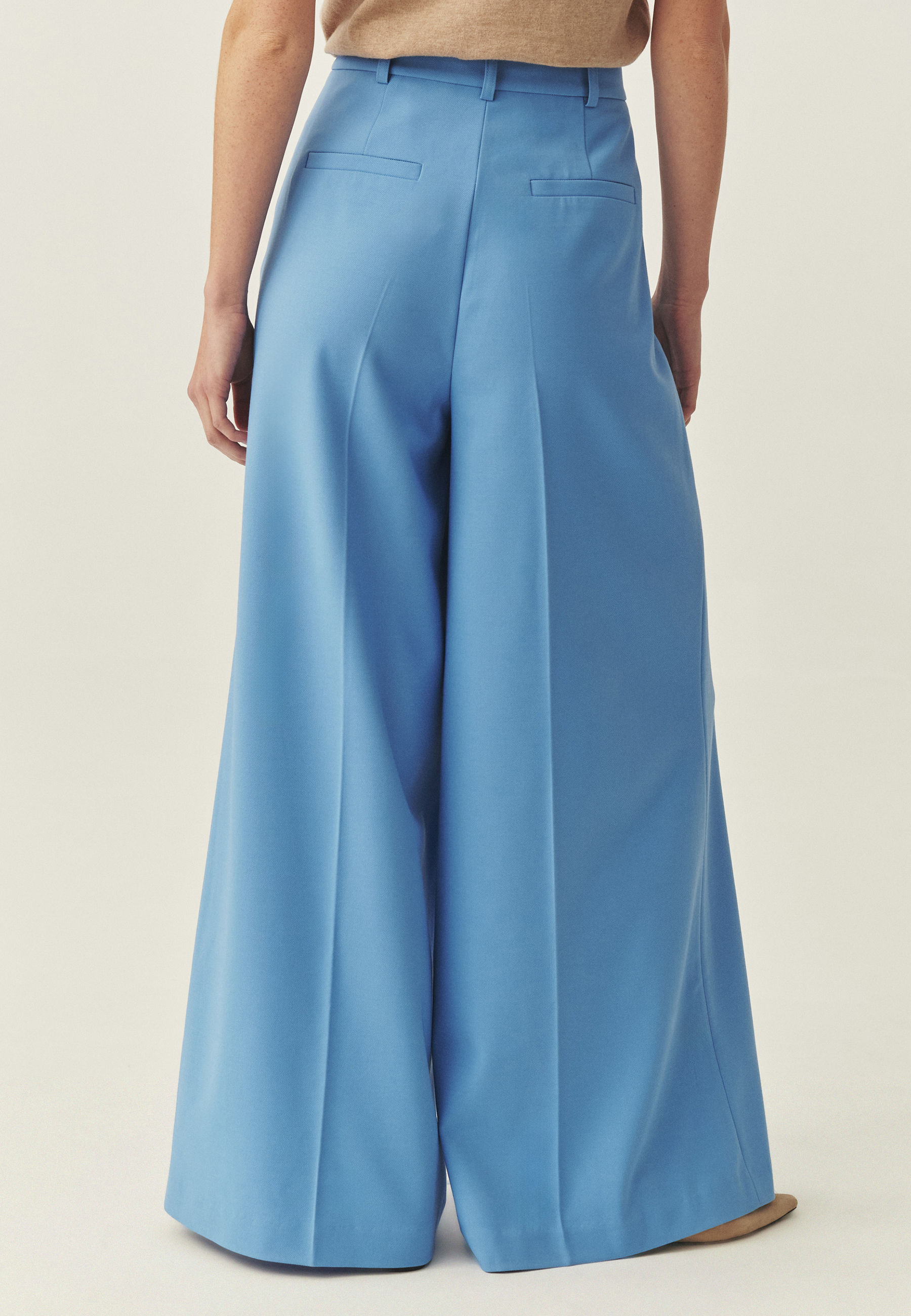 GARNITUROWE SPODNIE Z SZEROKĄ NOGAWKĄ - MANIKIMIA