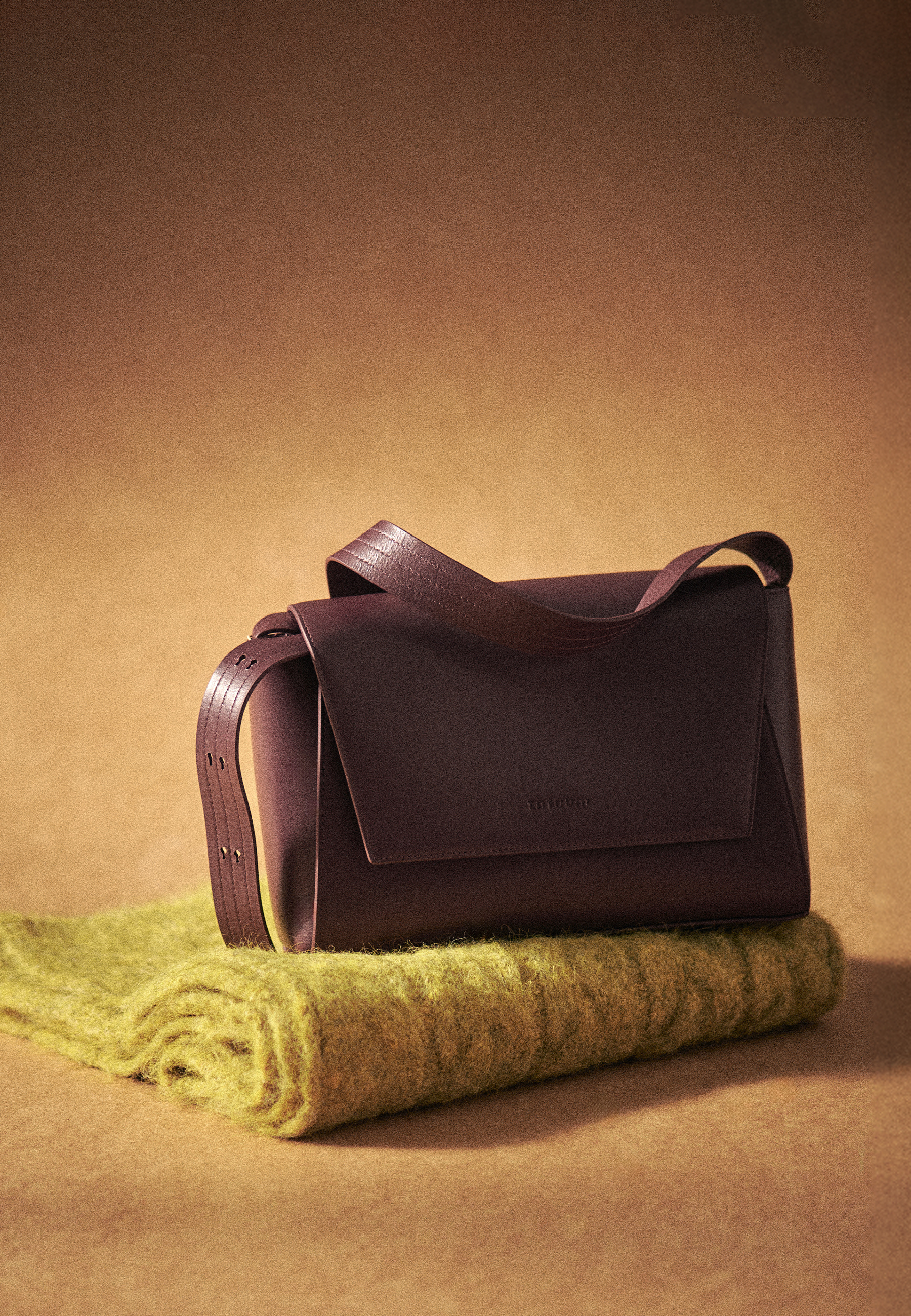 DÁMSKÁ KOŽENÁ TAŠKA LISTONOŠKA – LENQA