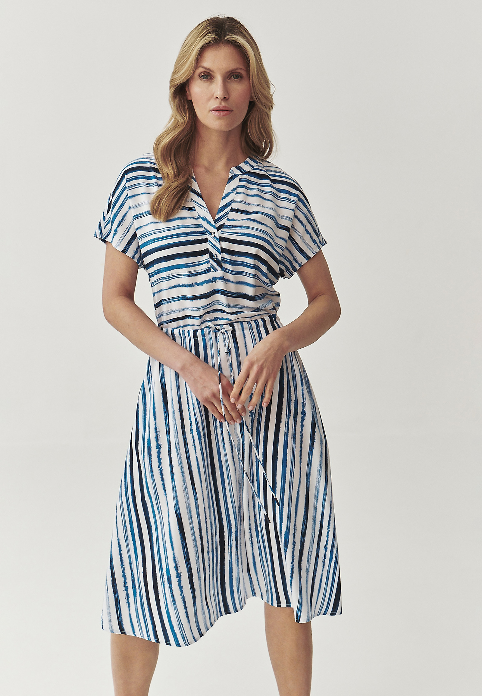 LADIES’ MIDI DRESS WITH IRREGULAR STIPES PRINT - MERIA LADIES’ MIDI DRESS WITH IRREGULAR STIPES PRINT - MERIA MULTICOLOR 97715