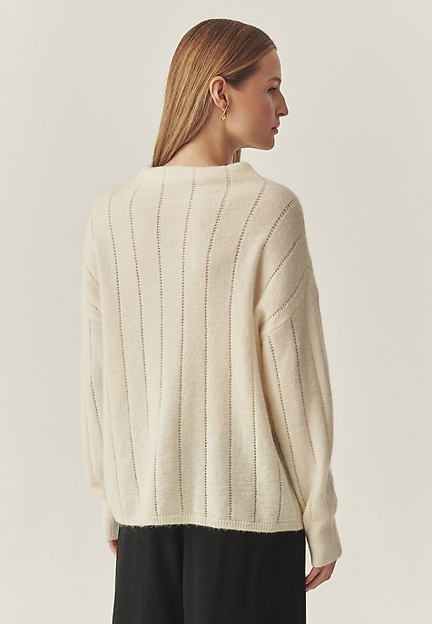 OVERSIZOWY SWETER DAMSKI Z GOLFEM — PEARL ECRU 2