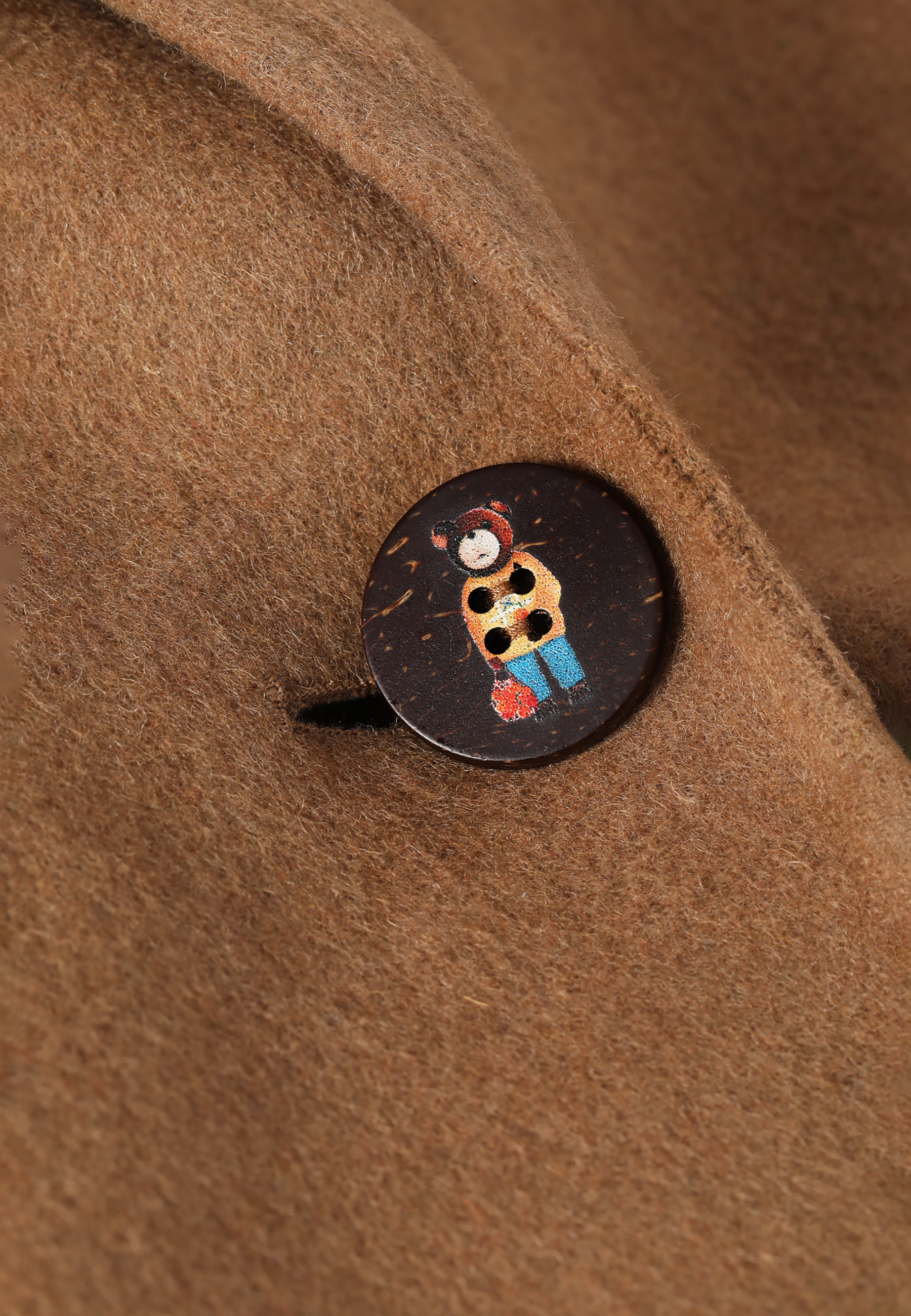 OVERSIZOWY PŁASZCZ DAMSKI Z NASZYWKAMI Z MISIEM USZATKIEM MISIOLANTA