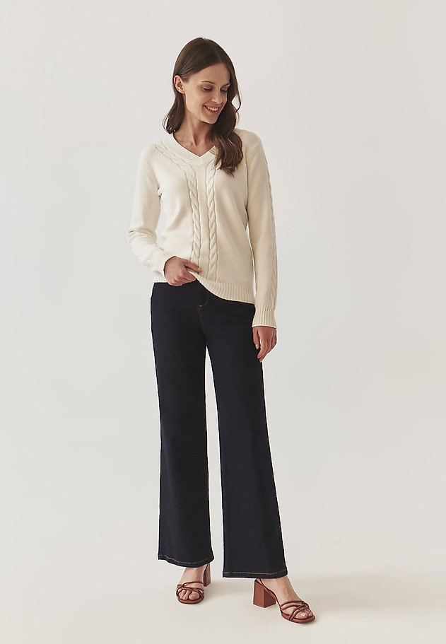LADIES’ SWEATER IN CABLE KNIT STRUCTURE - WIRA LADIES’ SWEATER IN CABLE KNIT STRUCTURE - WIRA ECRU 2