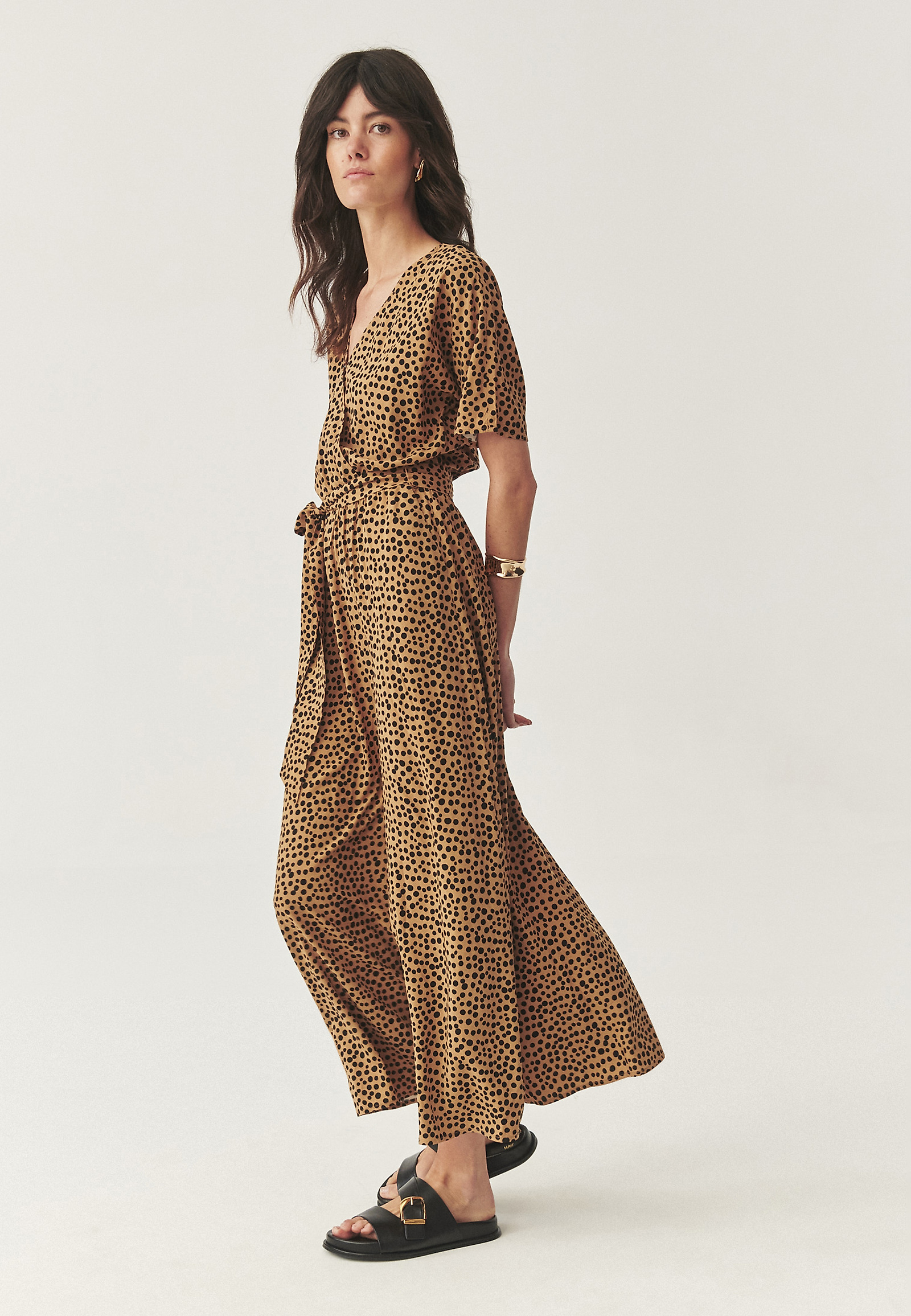 MAXI ŠATY S ORIGINÁLNYM DIZAJNOM V TVARE OBÁLKY - LEOSIA MAXI ŠATY S ORIGINÁLNYM DIZAJNOM V TVARE OBÁLKY - LEOSIA VIACFAREBNÝ 113724