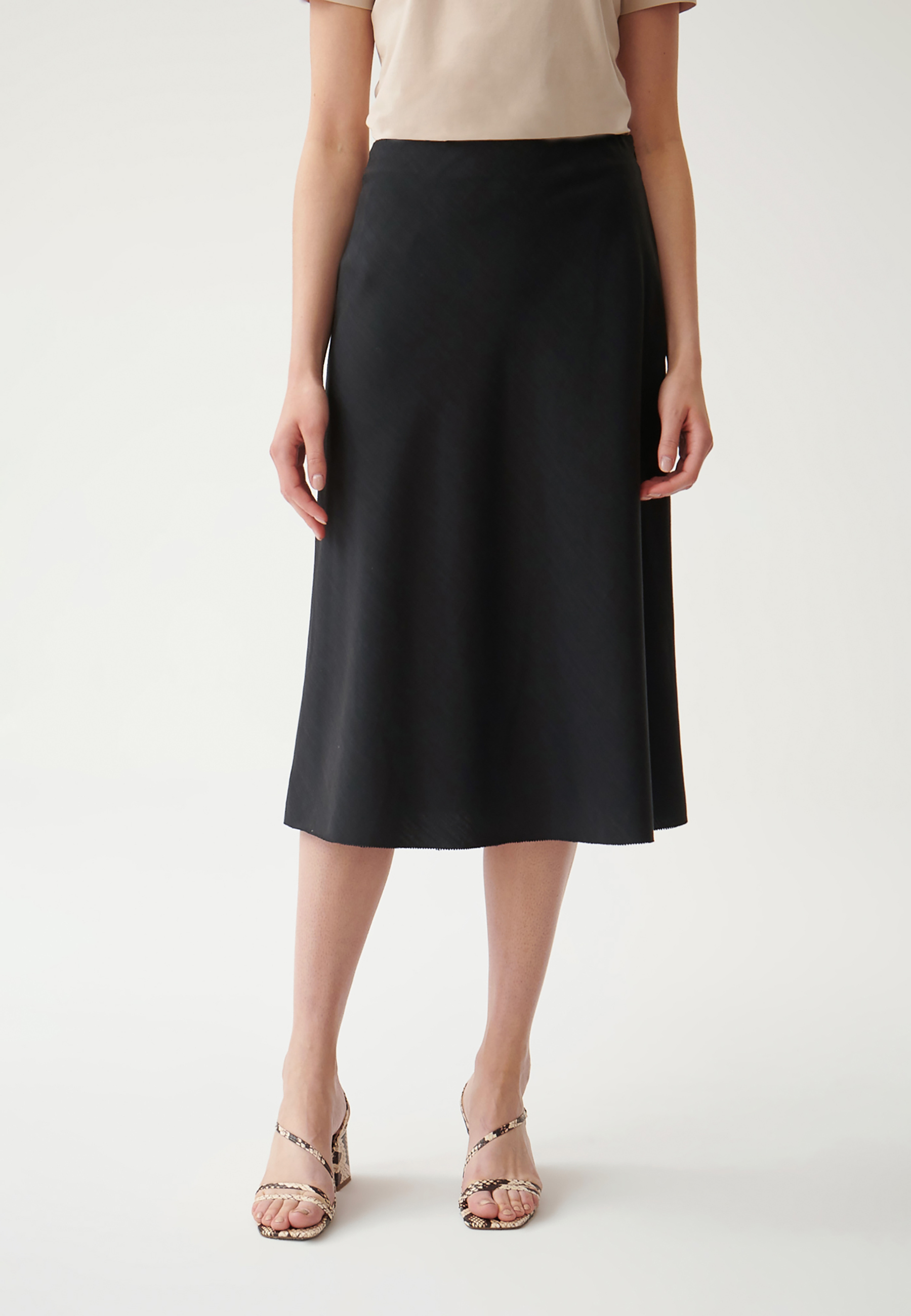 PLÁTĚNÁ SUKNĚ MIDI URBI