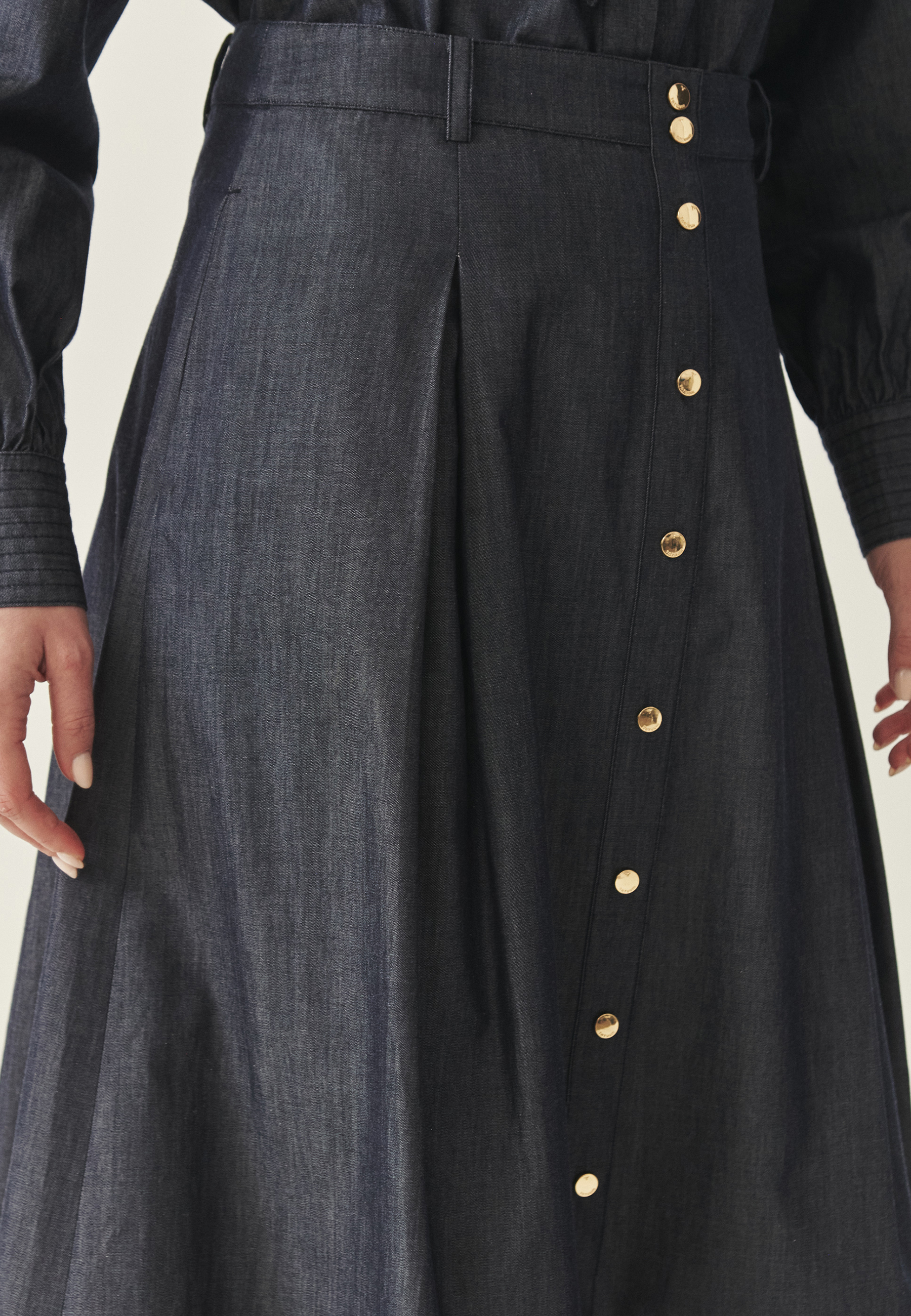 ROZKLOSZOWANA SPÓDNICA Z DENIMU - NADIFA GRANATOWY 2