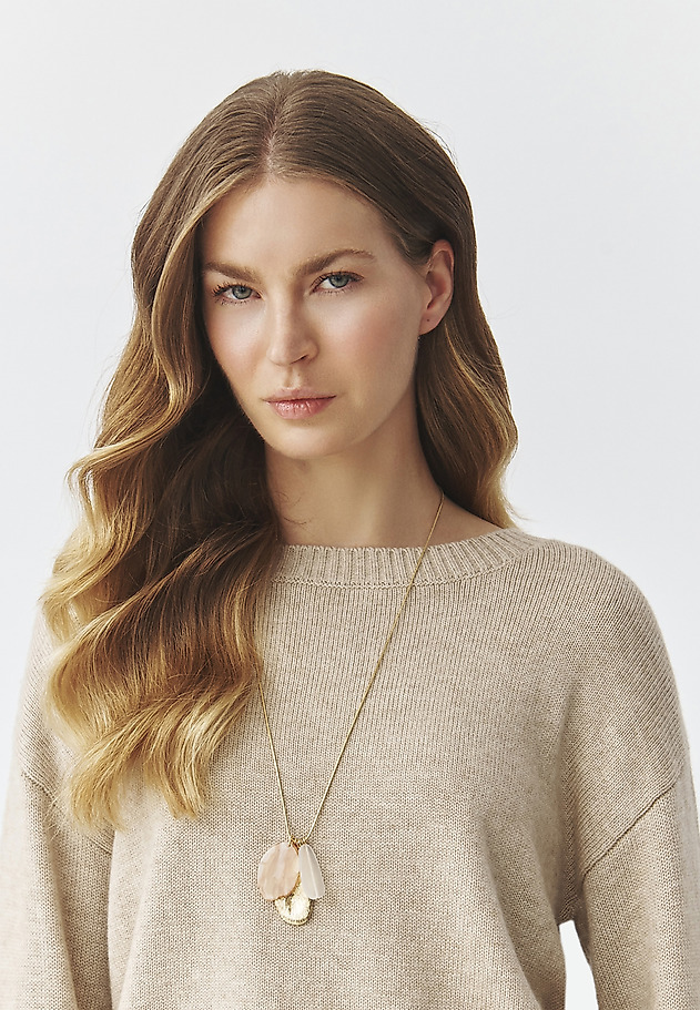 LONG NECKLACE WITH TRIPLE PENDANT — LORNA LONG NECKLACE WITH TRIPLE PENDANT — LORNA ZŁOTY 1