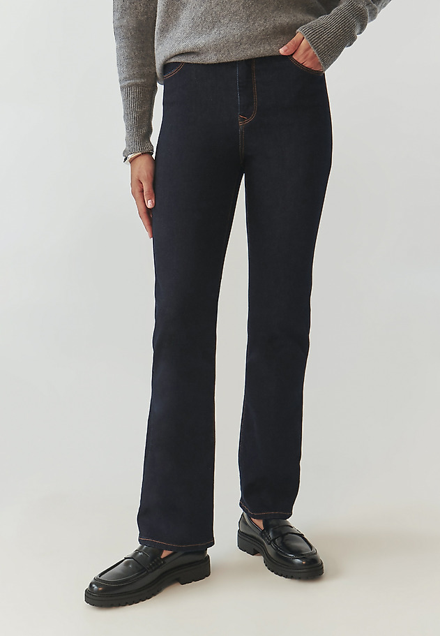 PANTALONI DE DAMĂ STILAȚI, DIN DENIM, EVAZAȚI - RIFONO PANTALONI DE DAMĂ STILAȚI, DIN DENIM, EVAZAȚI - RIFONO BLEUMARIN 3