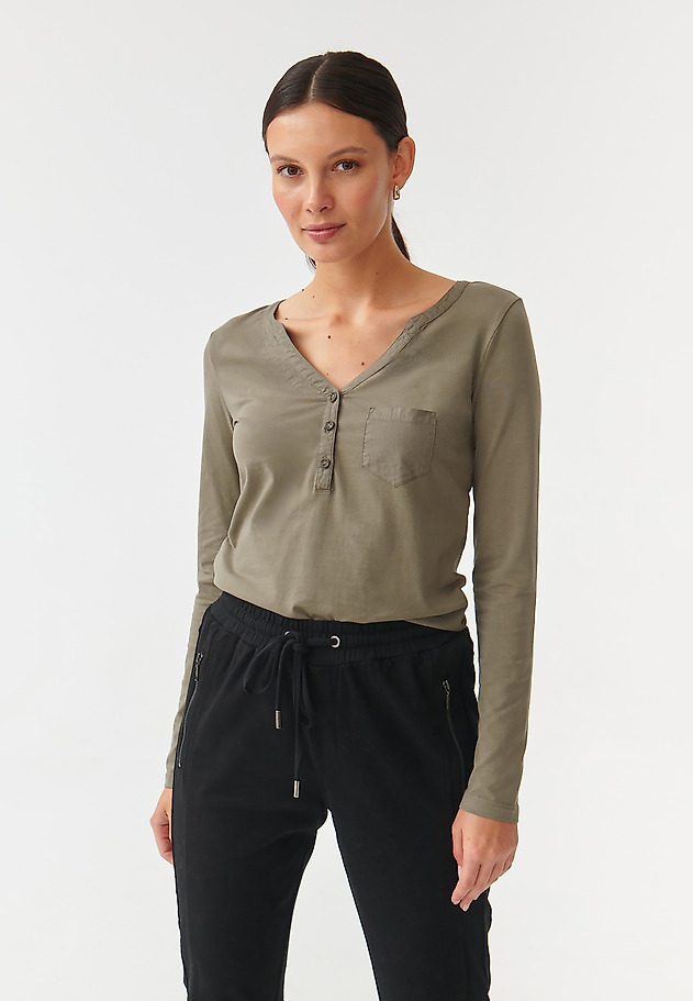 LADIES’ BLOUSE WITH A DECORATIVE MINI POCKET ASTRID LADIES’ BLOUSE WITH A DECORATIVE MINI POCKET ASTRID KHAKI 5