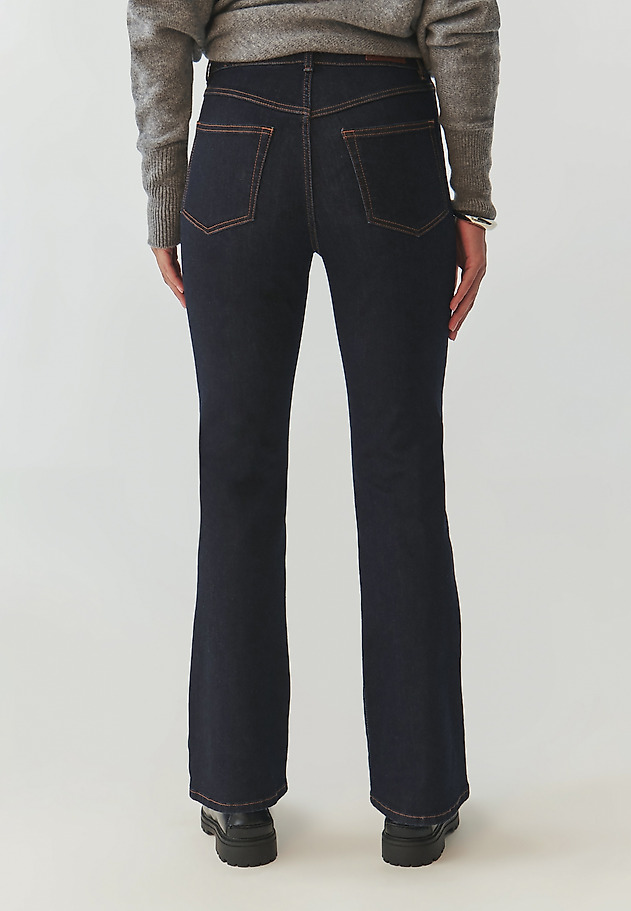 PANTALONI DE DAMĂ STILAȚI, DIN DENIM, EVAZAȚI - RIFONO PANTALONI DE DAMĂ STILAȚI, DIN DENIM, EVAZAȚI - RIFONO BLEUMARIN 2