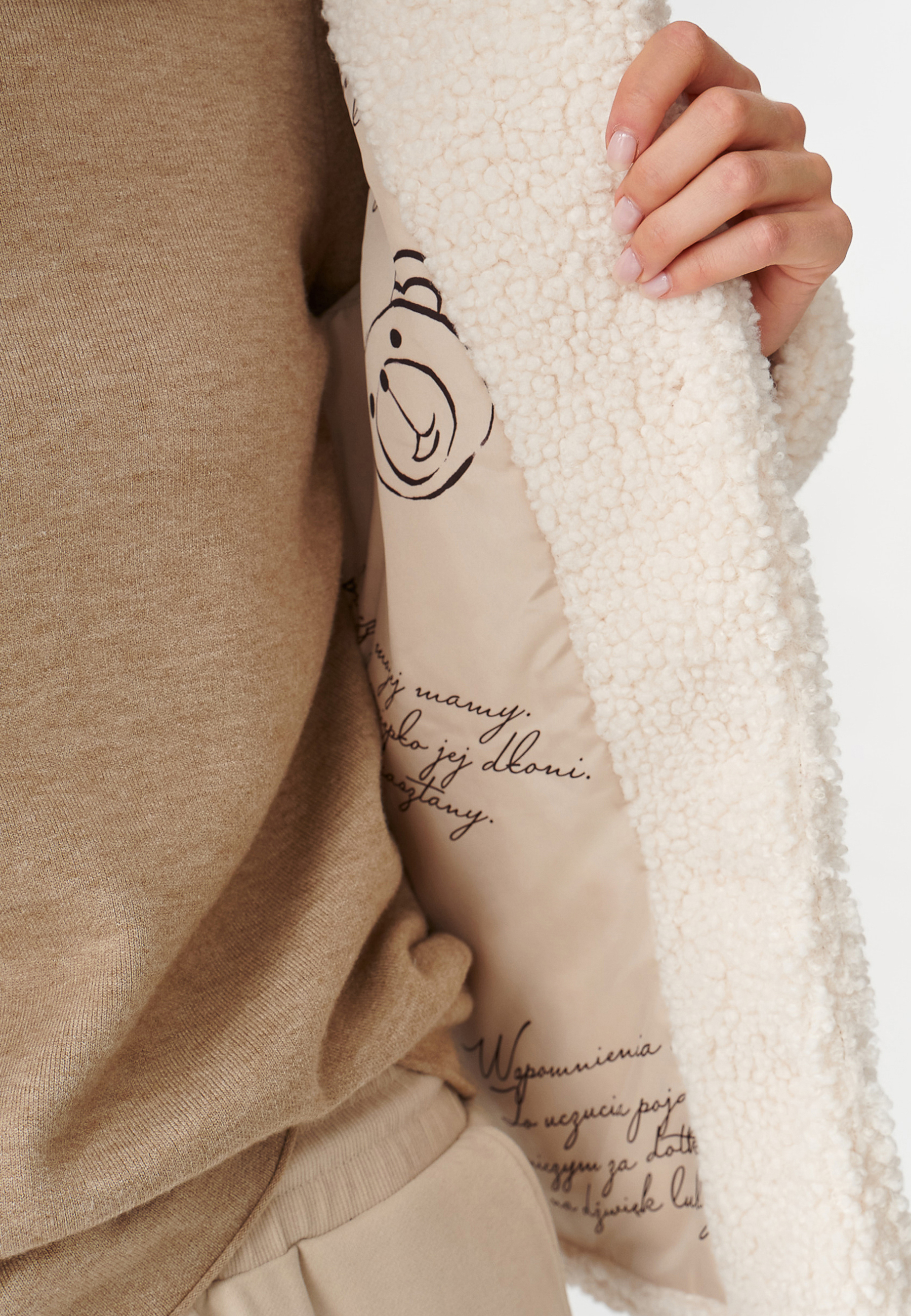 GEACĂ DE DAMĂ DIN ȚESĂTURĂ, MATLASATĂ, TIP OIȚĂ NADIA ECRU 2