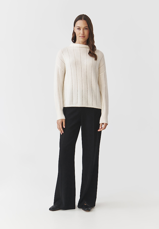 LADIES' OVERSIZED TURTLENECK JUMPER — PEARL LADIES' OVERSIZED TURTLENECK JUMPER — PEARL ECRU 2