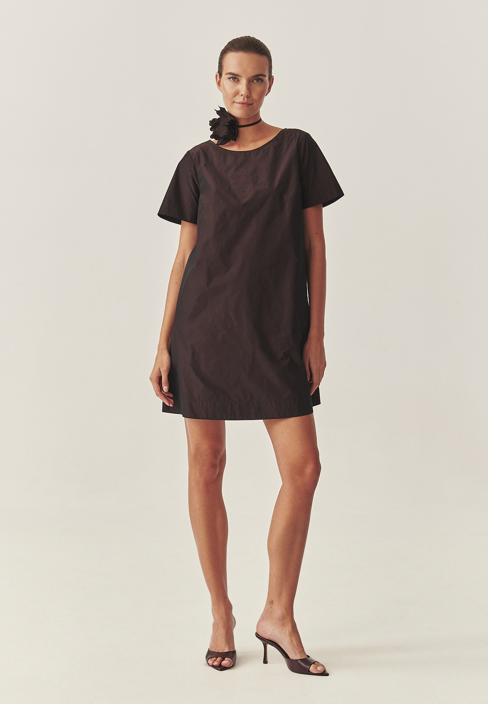 SHORT DRESS WITH FLORAL ADORNMENT - GRACI 1 SHORT DRESS WITH FLORAL ADORNMENT - GRACI 1 RED 118413