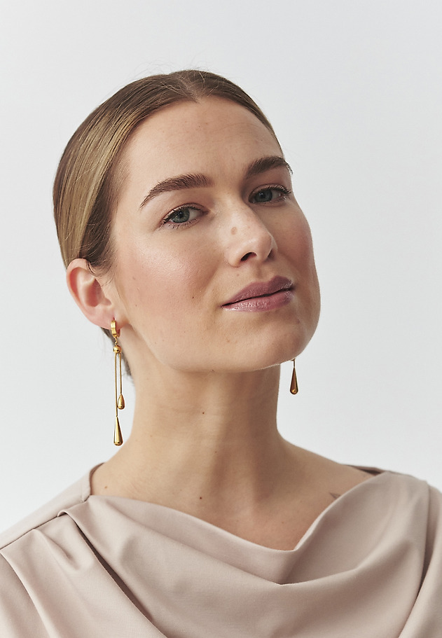 LONG EARRINGS — MAJORY LONG EARRINGS — MAJORY GOLD 3