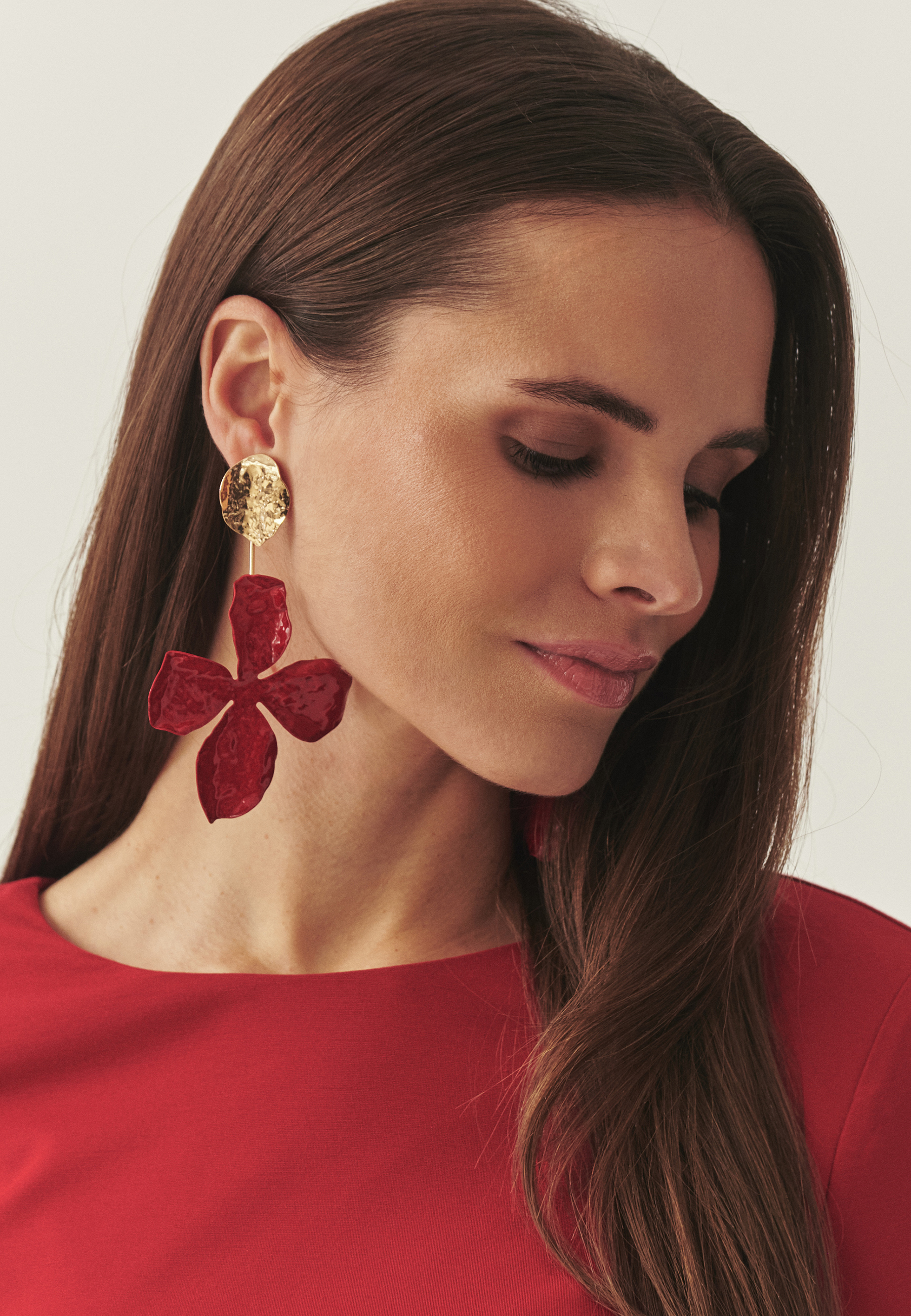 DŁUGIE KOLCZYKI Z KWIATOWYM MOTYWEM - REDI CZERWONY 2