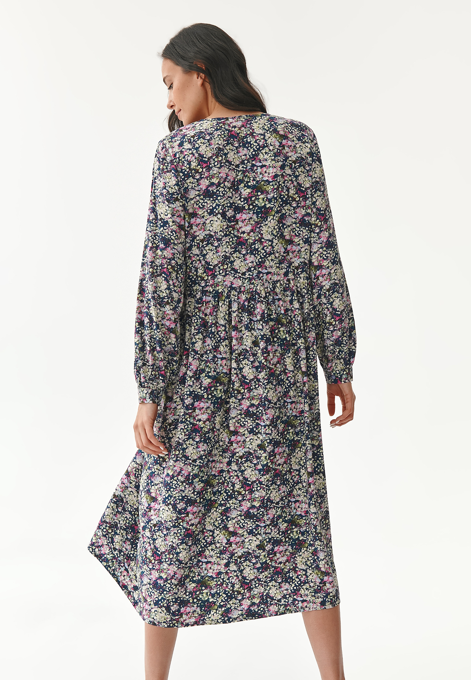 DÁMSKÉ MIDI ŠATY S KVĚTINAMI WAKU DÁMSKÉ MIDI ŠATY S KVĚTINAMI WAKU VÍCEBAREVNÝ 80817