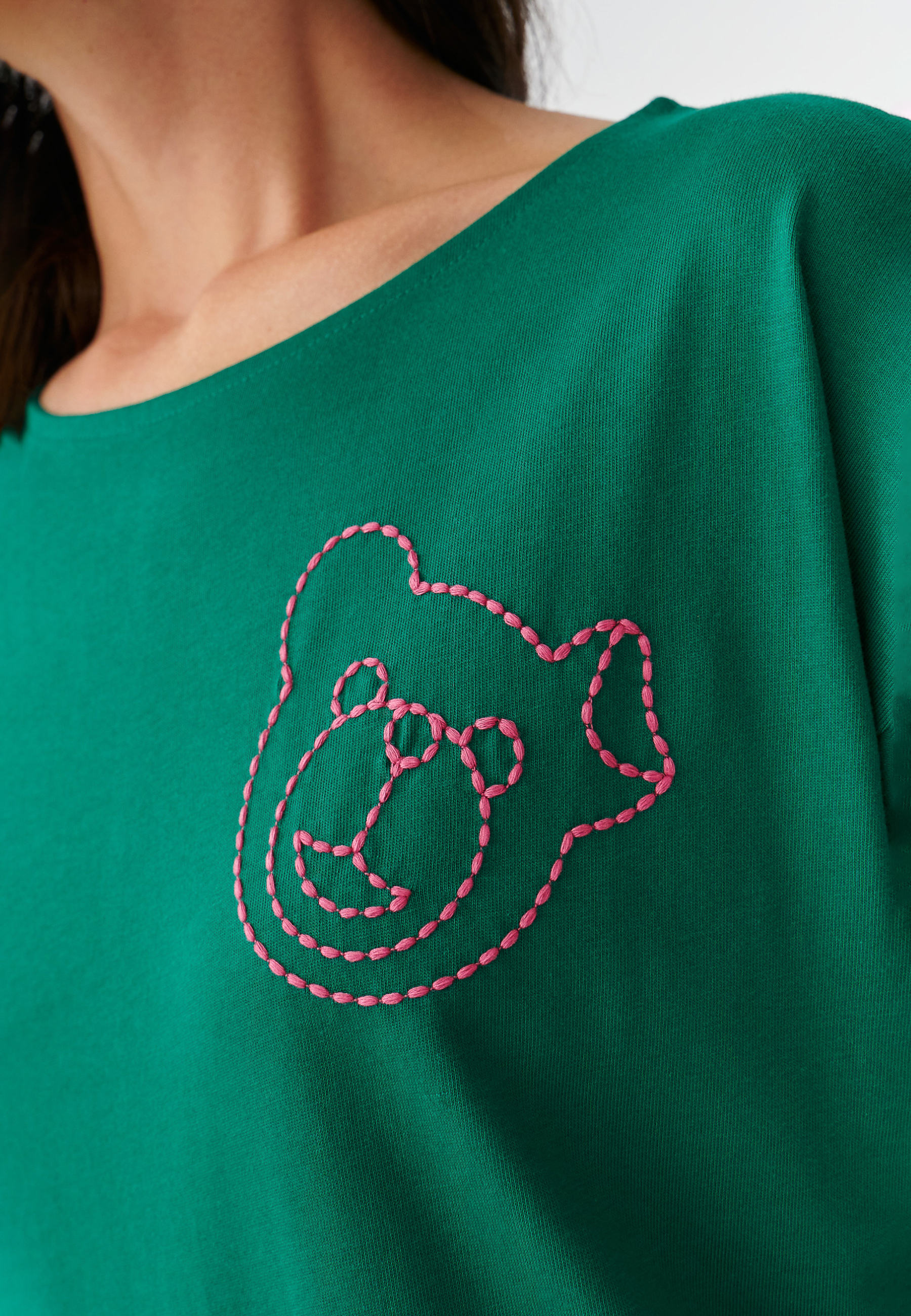 T-SHIRT DAMSKI Z WIELOBARWNYMI HAFTAMI MIZATI 1 ZIELONY 2