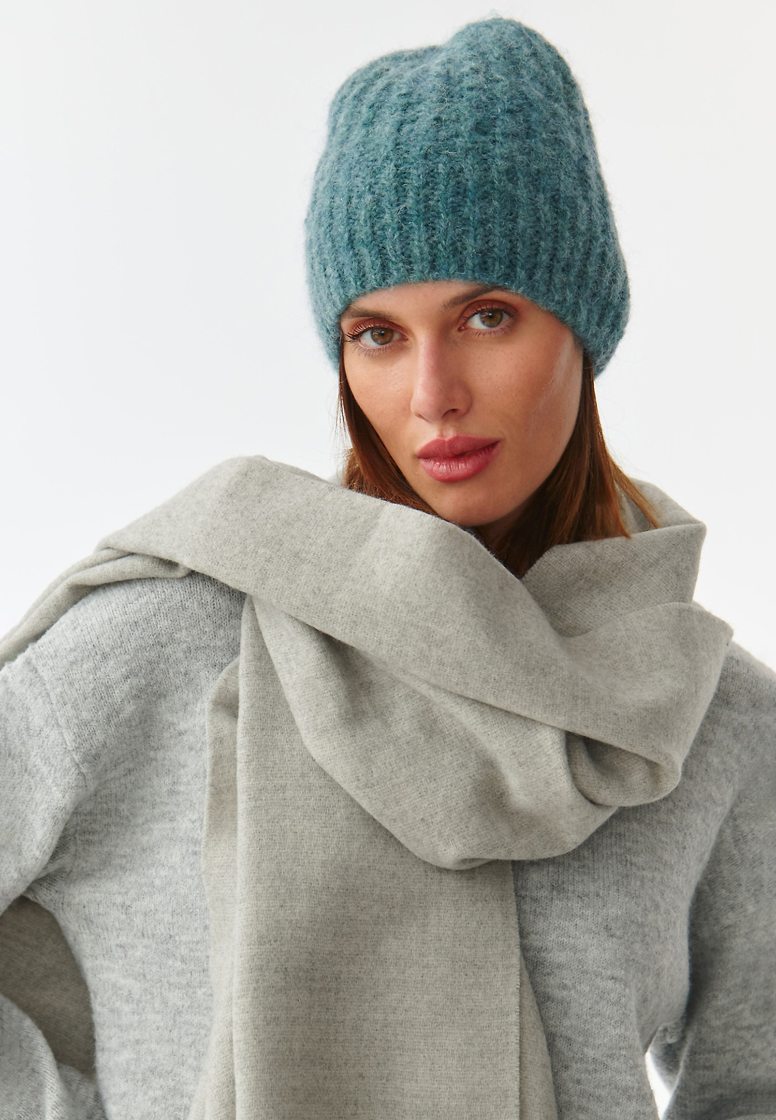 DZIANINOWA DAMSKA CZAPKA W KOLORZE TURKUSOWYM YONISA DZIANINOWA DAMSKA CZAPKA W KOLORZE TURKUSOWYM YONISA ZIELONY 91290