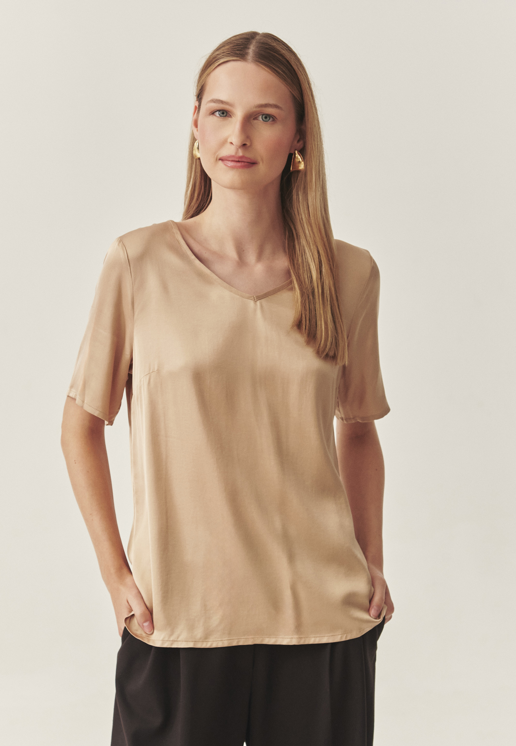 BLUZĂ DE DAMĂ, DIN SATIN, CU MÂNECI SCURTE - MEKONGA BEJ 2