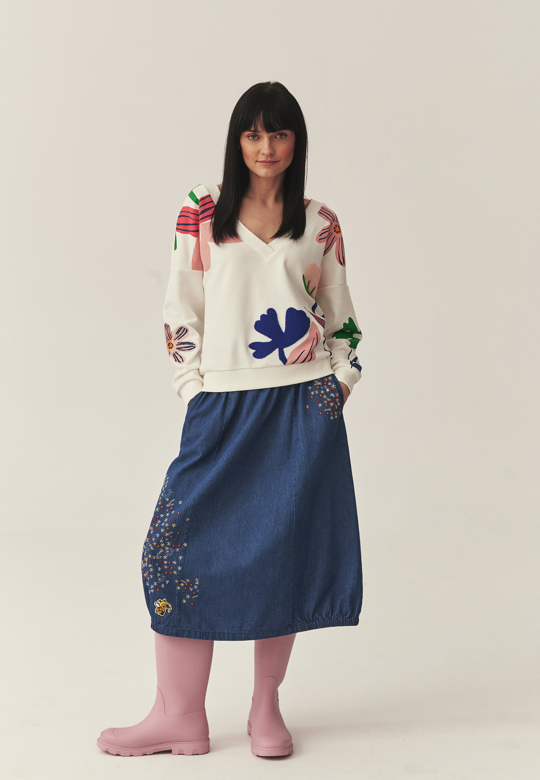 VYŠÍVANÁ MIKINA S BAVLNOU – RISAF