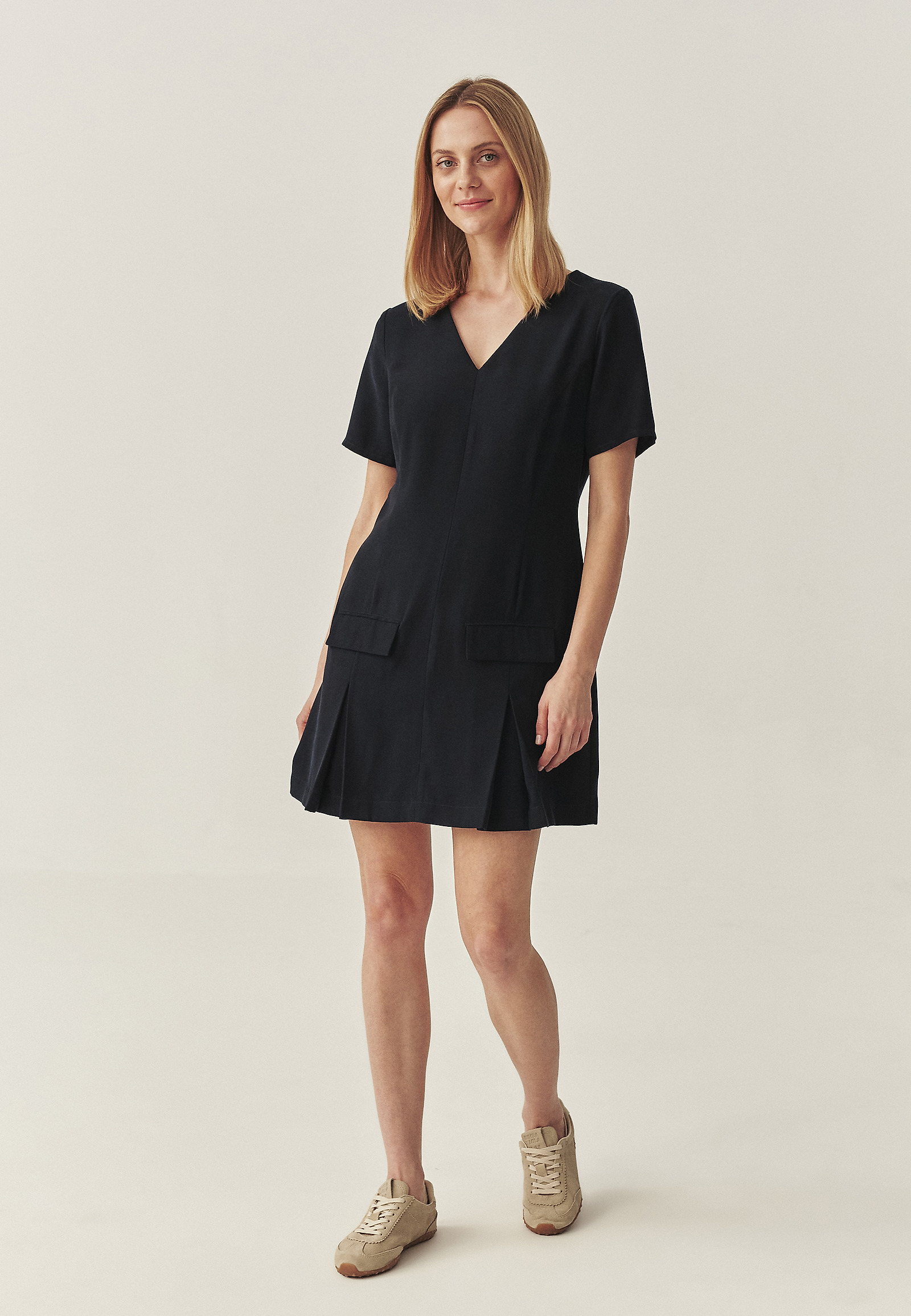ROCHIE SCURTĂ DIN VISCOZĂ - PETRI CZ ROCHIE SCURTĂ DIN VISCOZĂ - PETRI CZ BLEUMARIN 114485