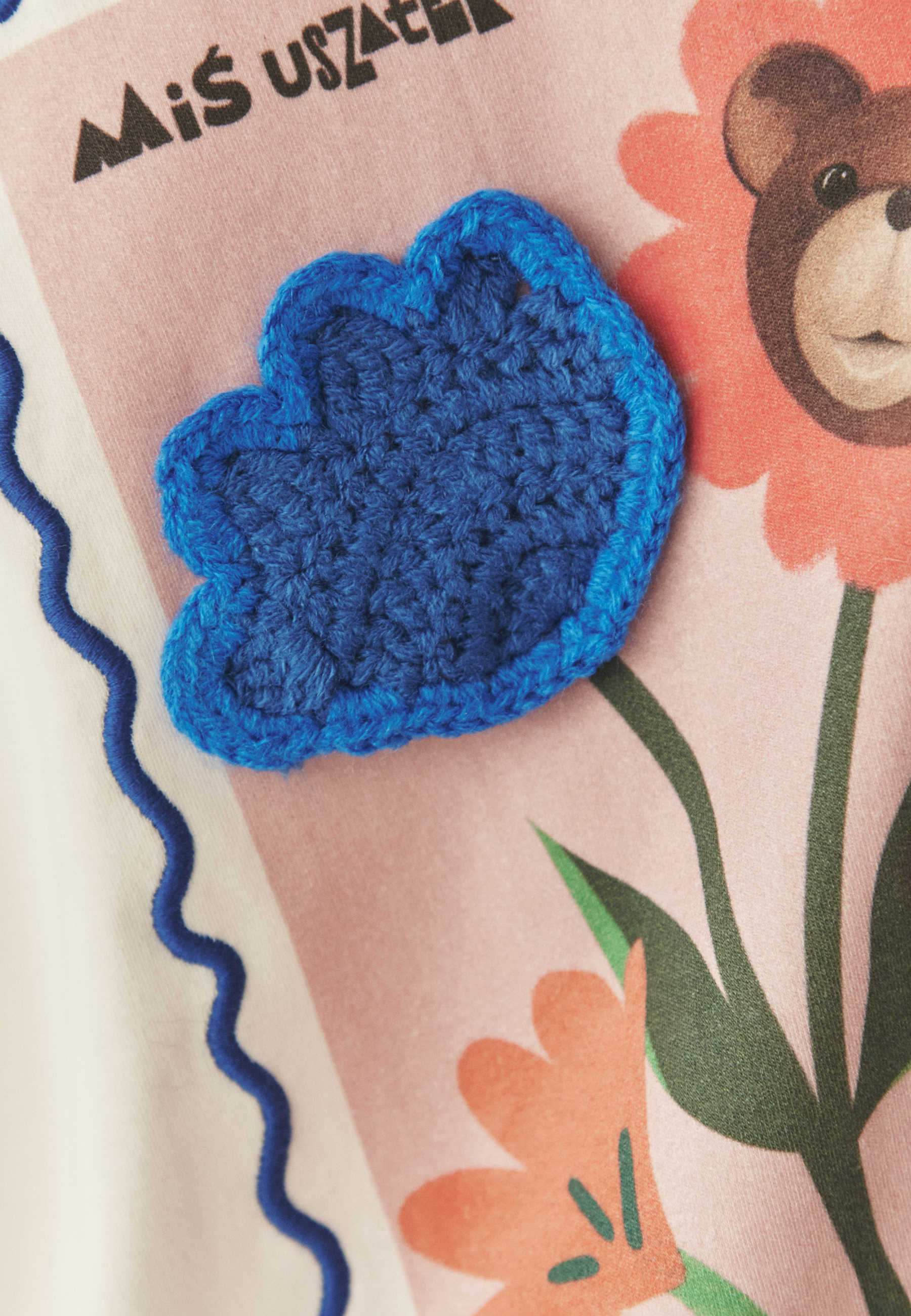 BAWEŁNIANY T-SHIRT Z AUTORSKIM NADRUKIEM - VILO 1 ECRU 2